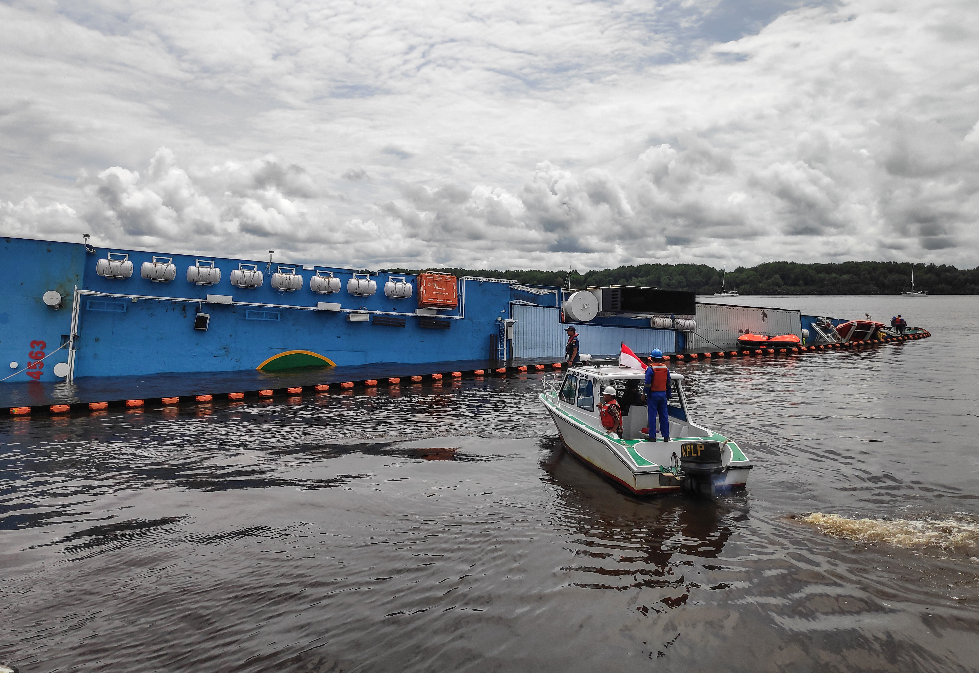 Kapal Penumpang Karam 