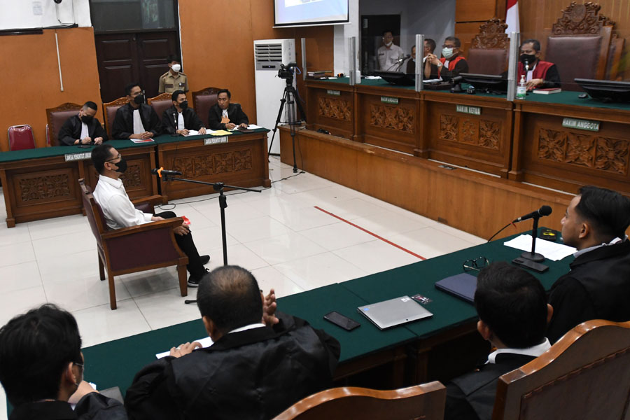 Sidang Perdana Irfan Widyanto