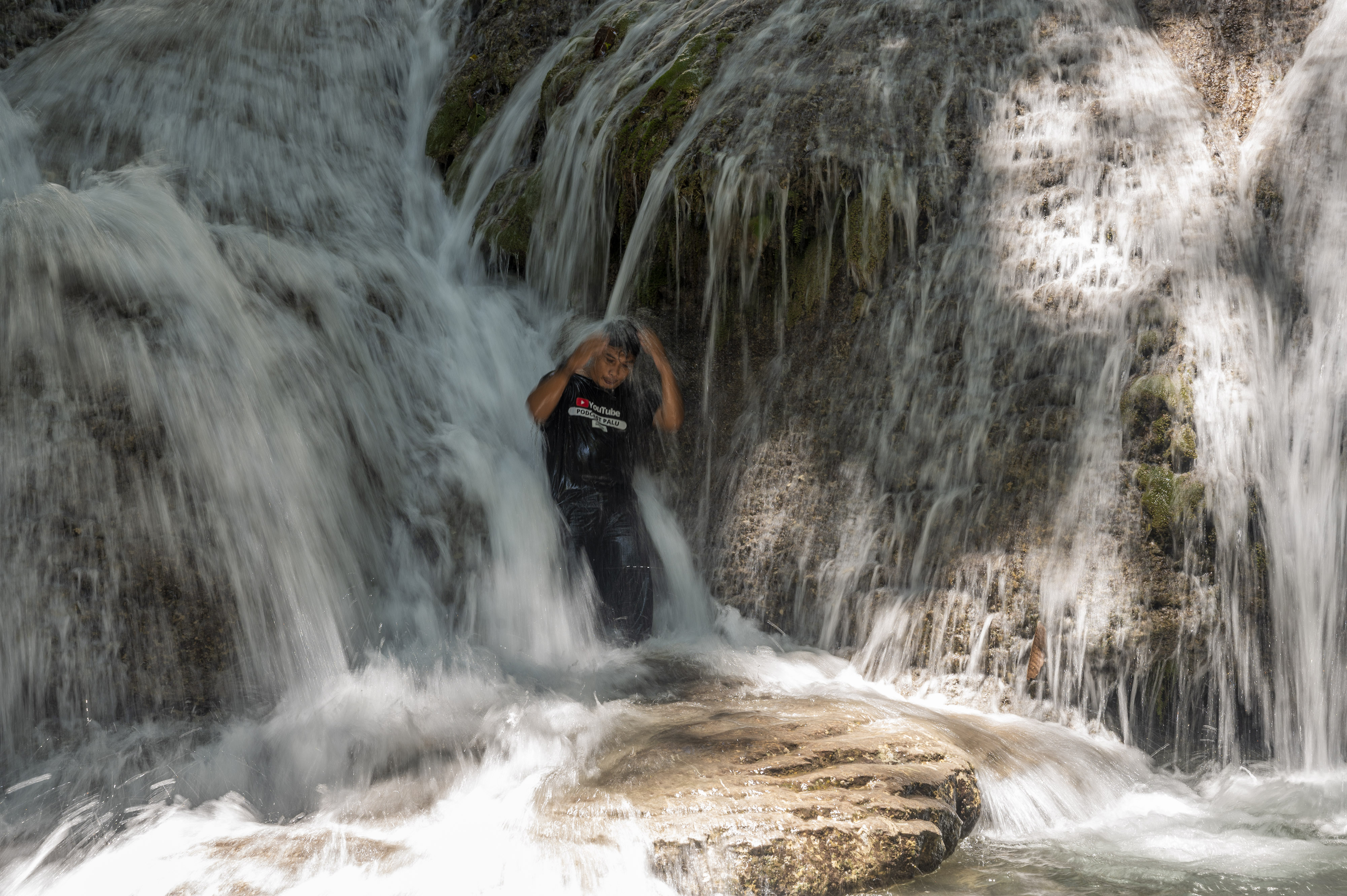 Wisata Air Terjun Saluopa Poso