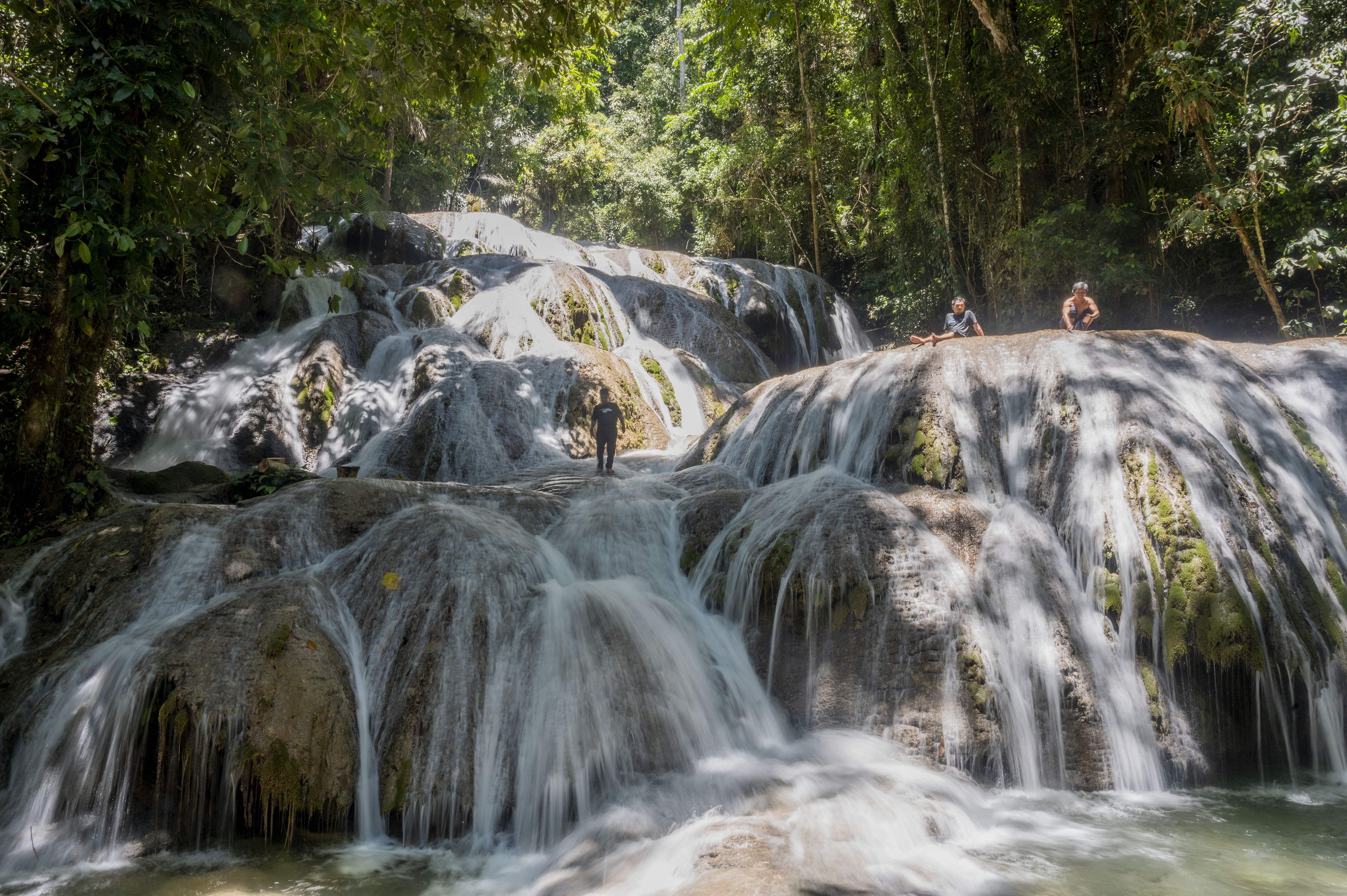 Wisata Air Terjun Saluopa Poso