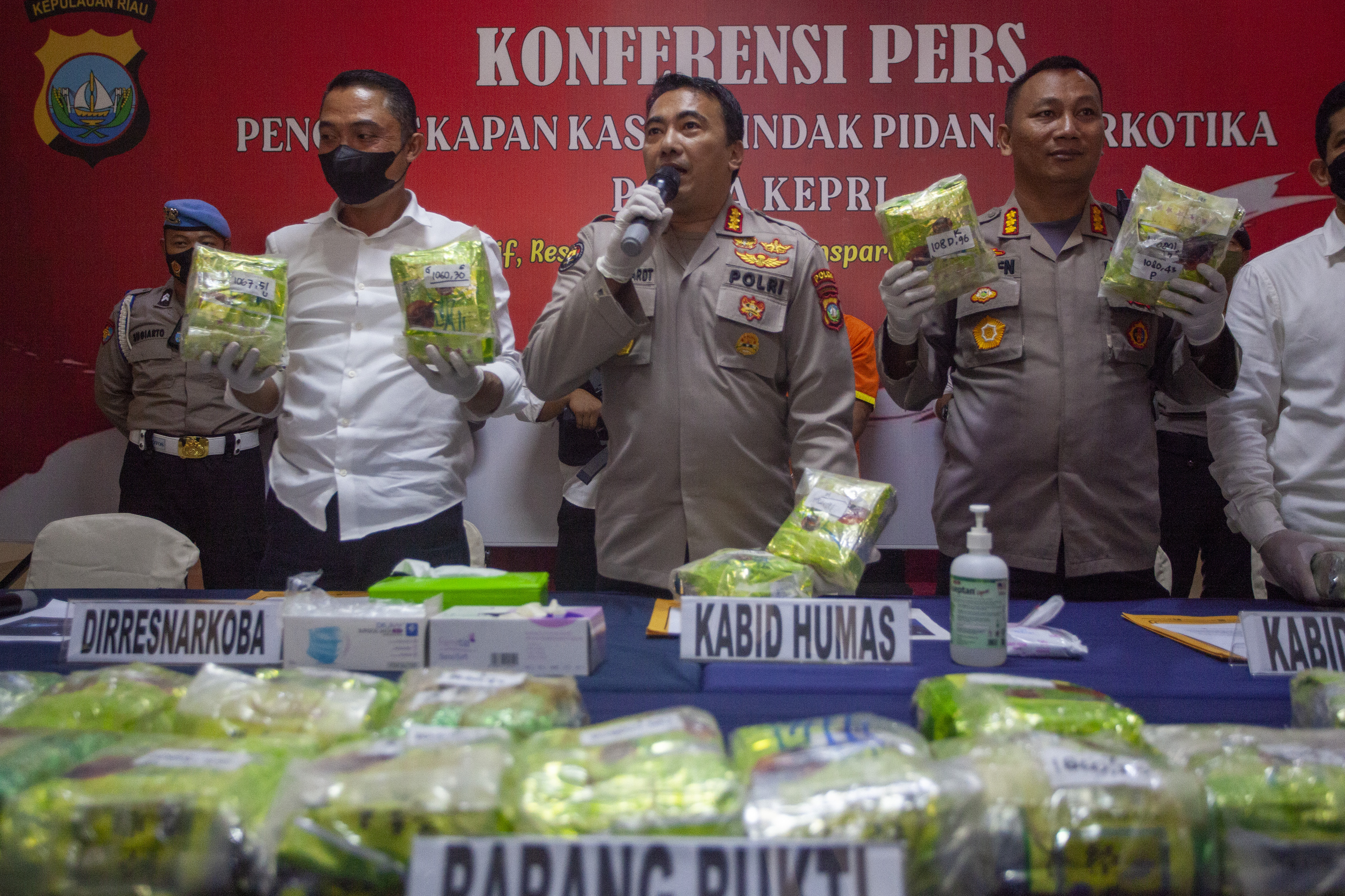 Polda Kepri Gagalkan Penyelundupan 26.6 Kg Sabu