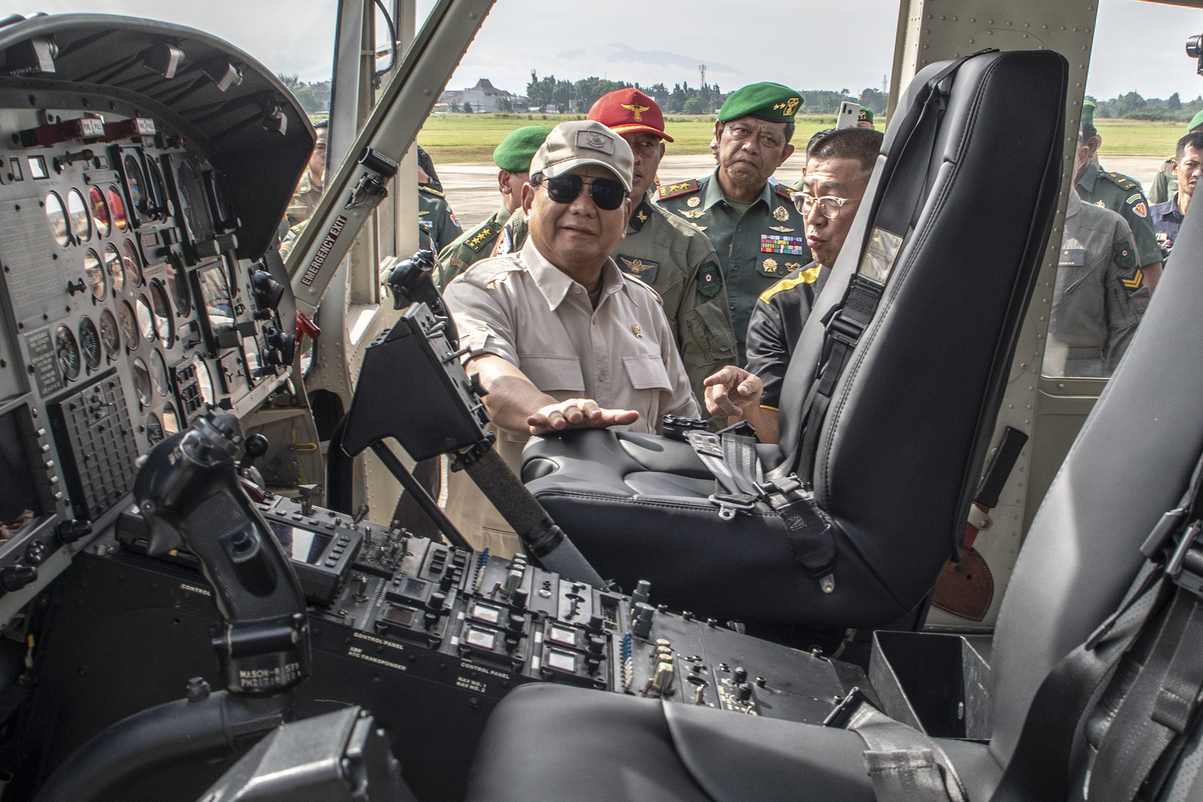 Penyerahan Heli Bell 412 Kepada TNI AD