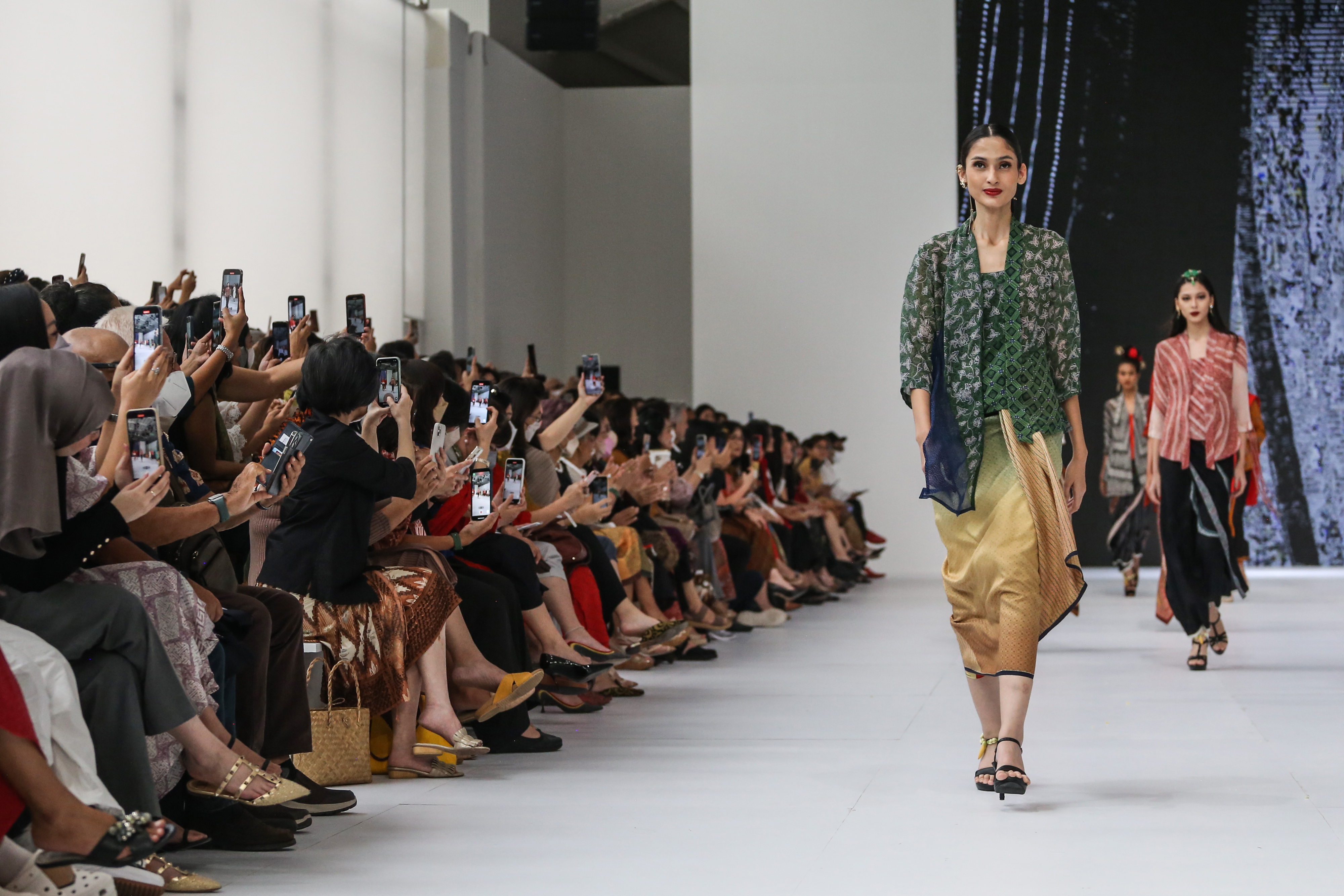 Busana Koleksi BINhouse di JFW 2023