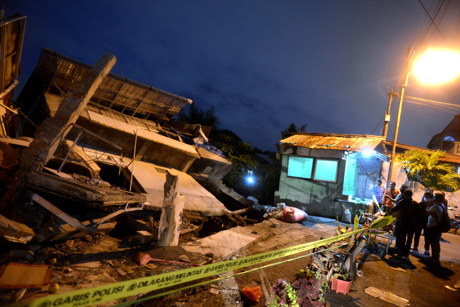 Rumah Roboh Tergerus Aliran  Air Sungai