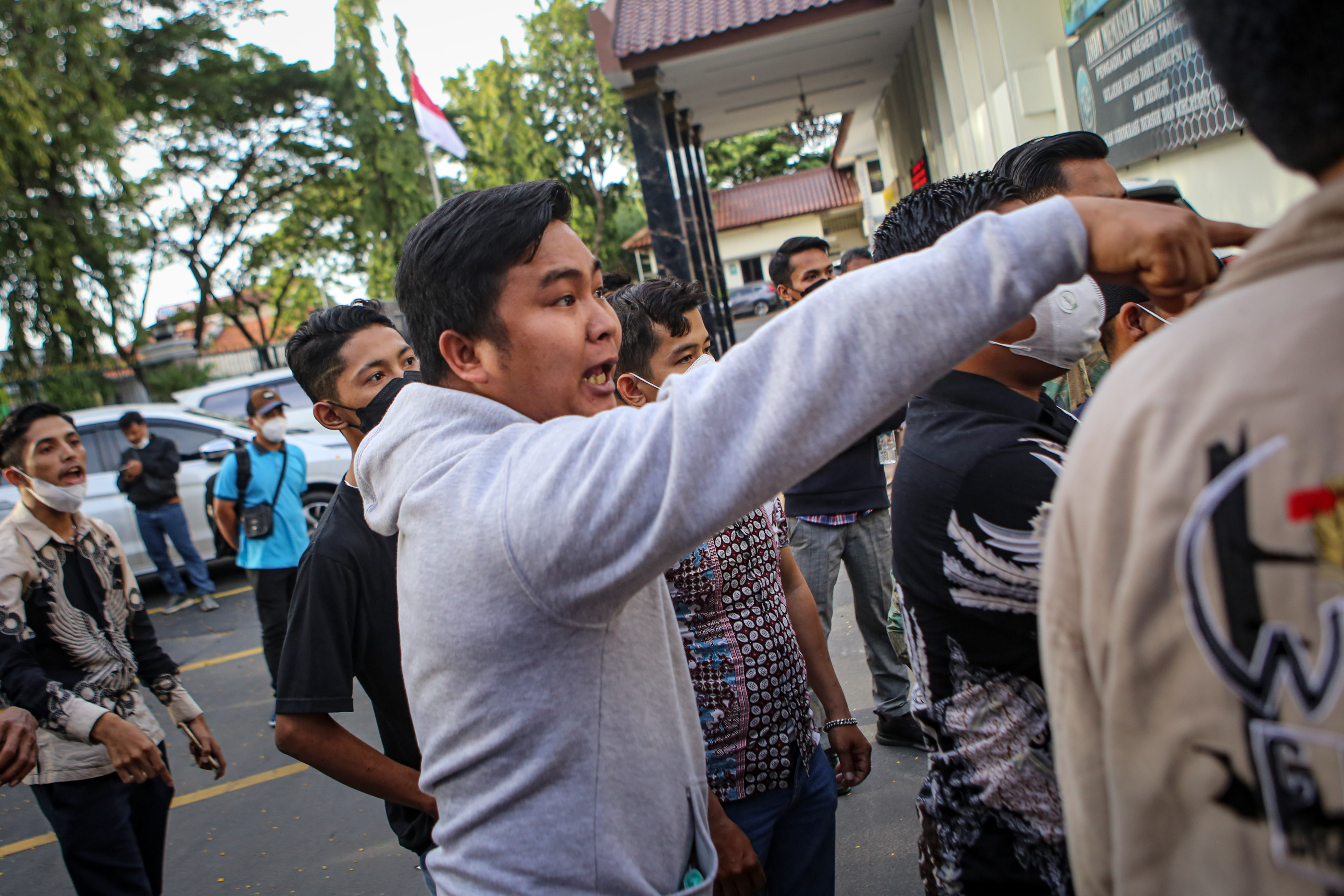 Sidang Putusan indra Kenz Ditunda