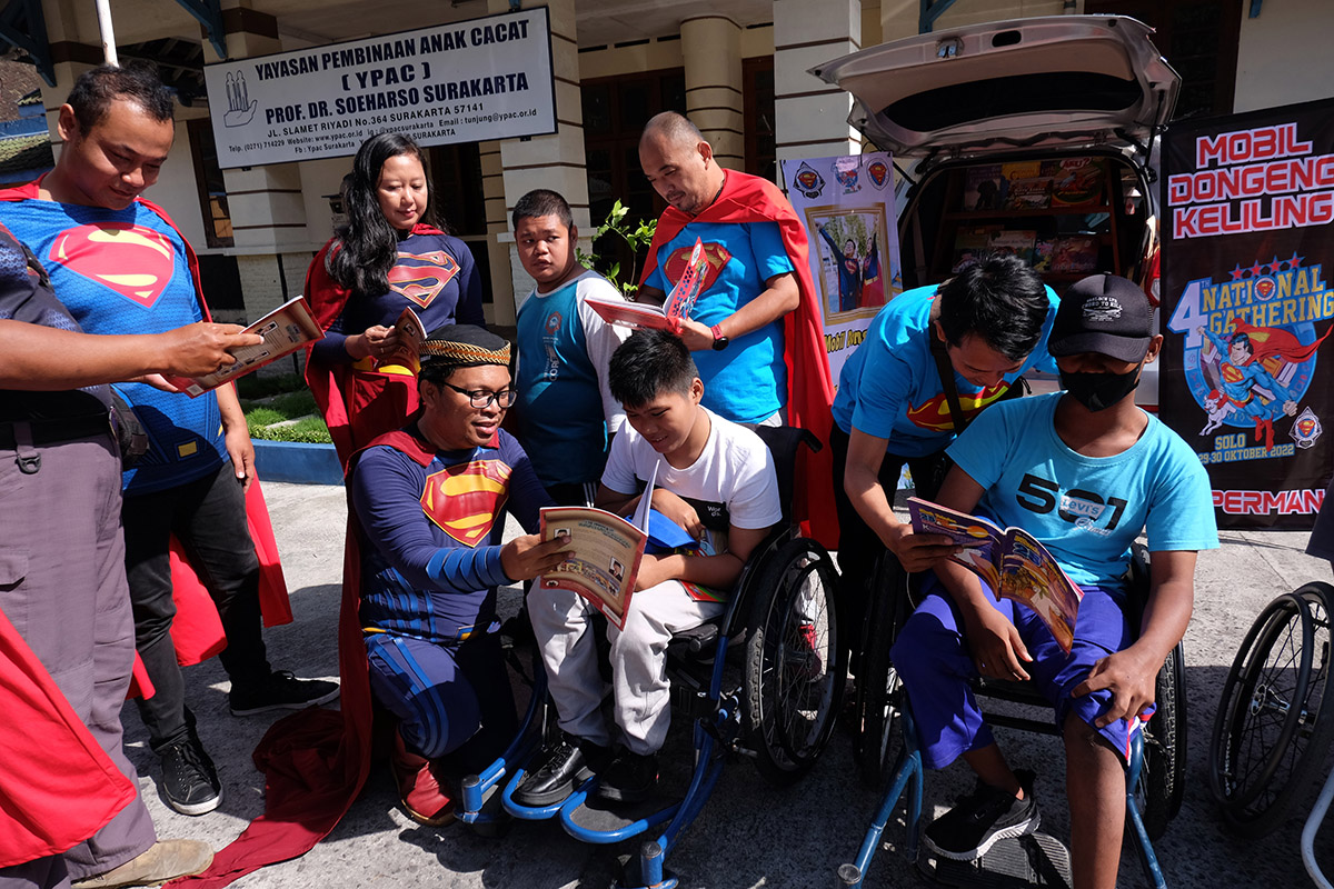 Aksi Sosial Penggemar Superman