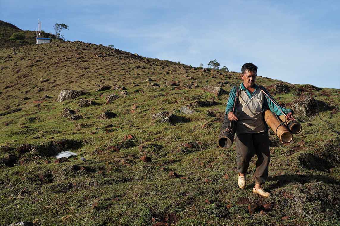 Pembuatan Gula Aren Tradisional di Kabaena Tengah