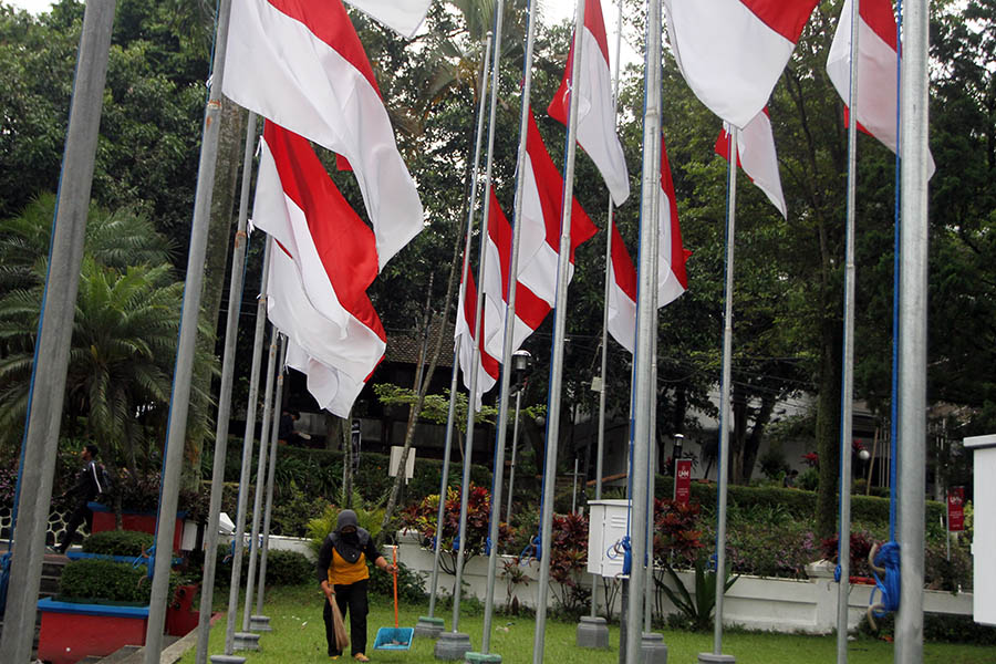 H+17 Pascatragedi Kanjuruhan Bendera Setengah Tiang Masih Terpasang