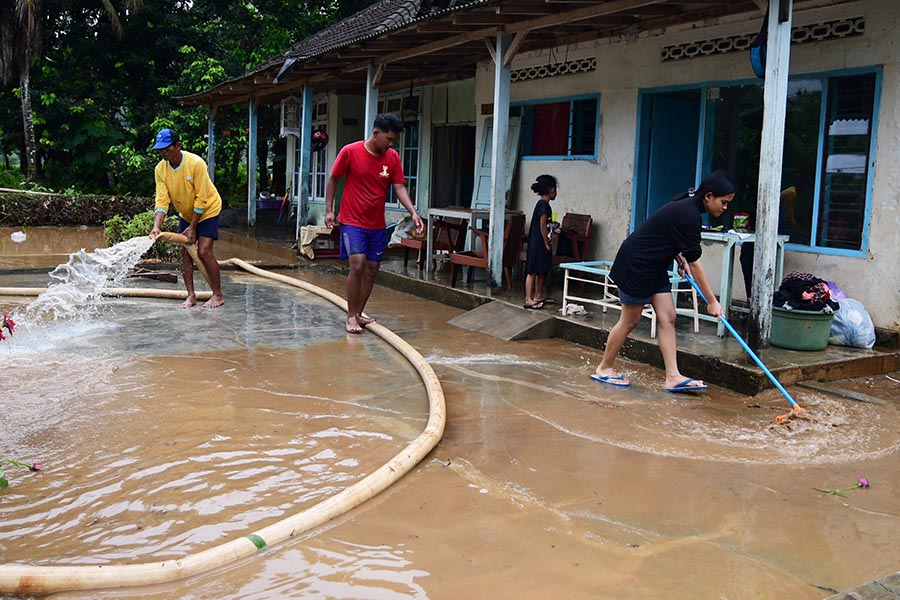 Hujan Deras Menyebabkan Lima Desa Terendam di Malang 