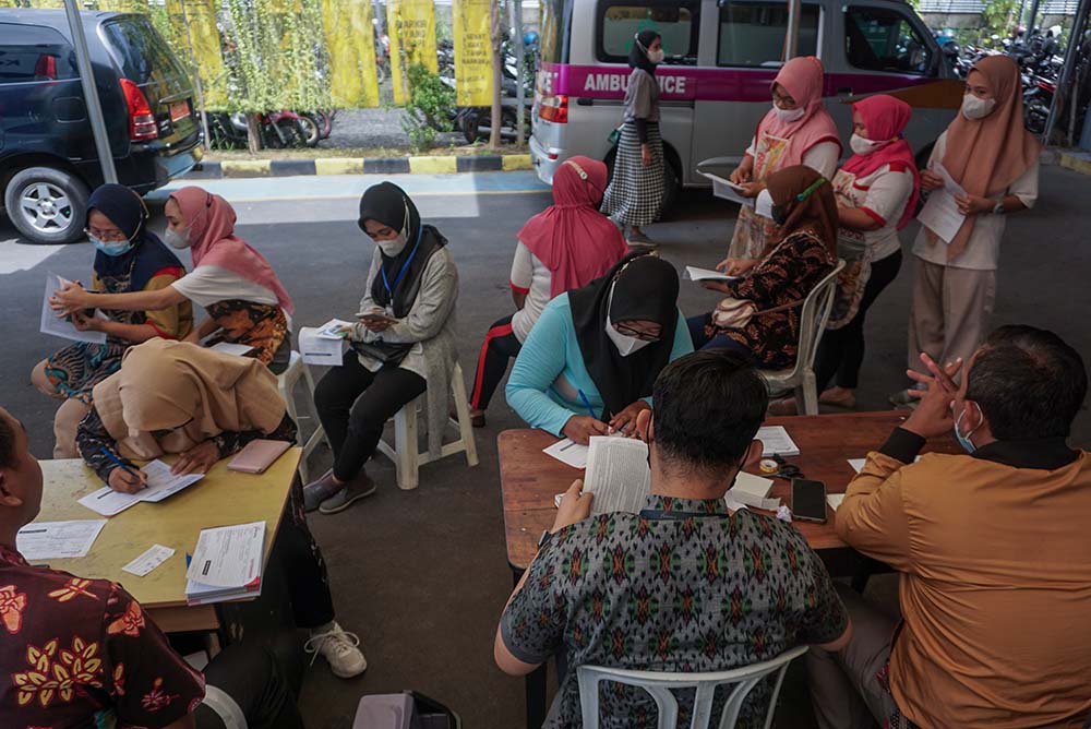 Penyaluran Bansos Pekerja Pabrik Rokok