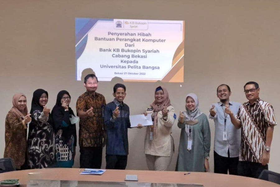 KB Bukopin Syariah Bekasi Hibahkan Lapton ke Universitas Pelita Bangsa