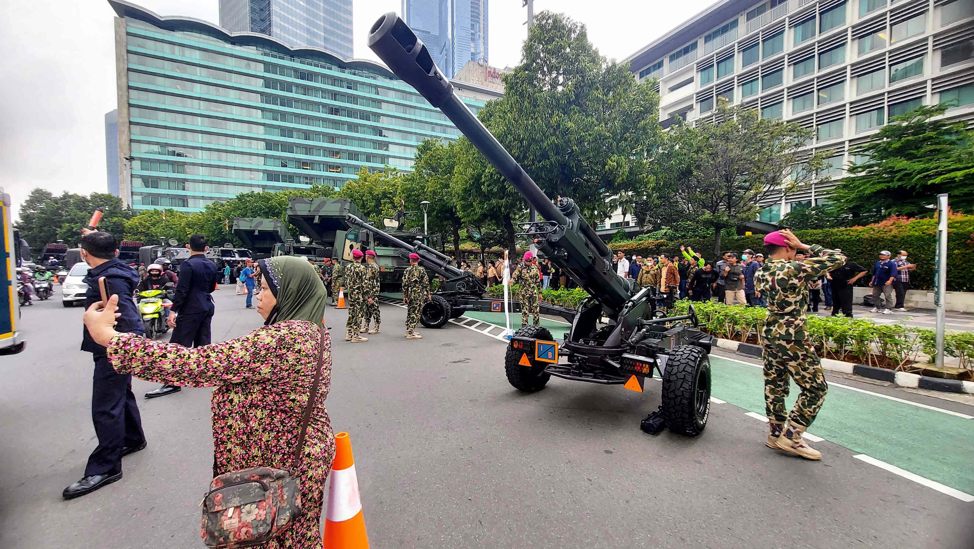 Peringatan HUT TNI ke-77