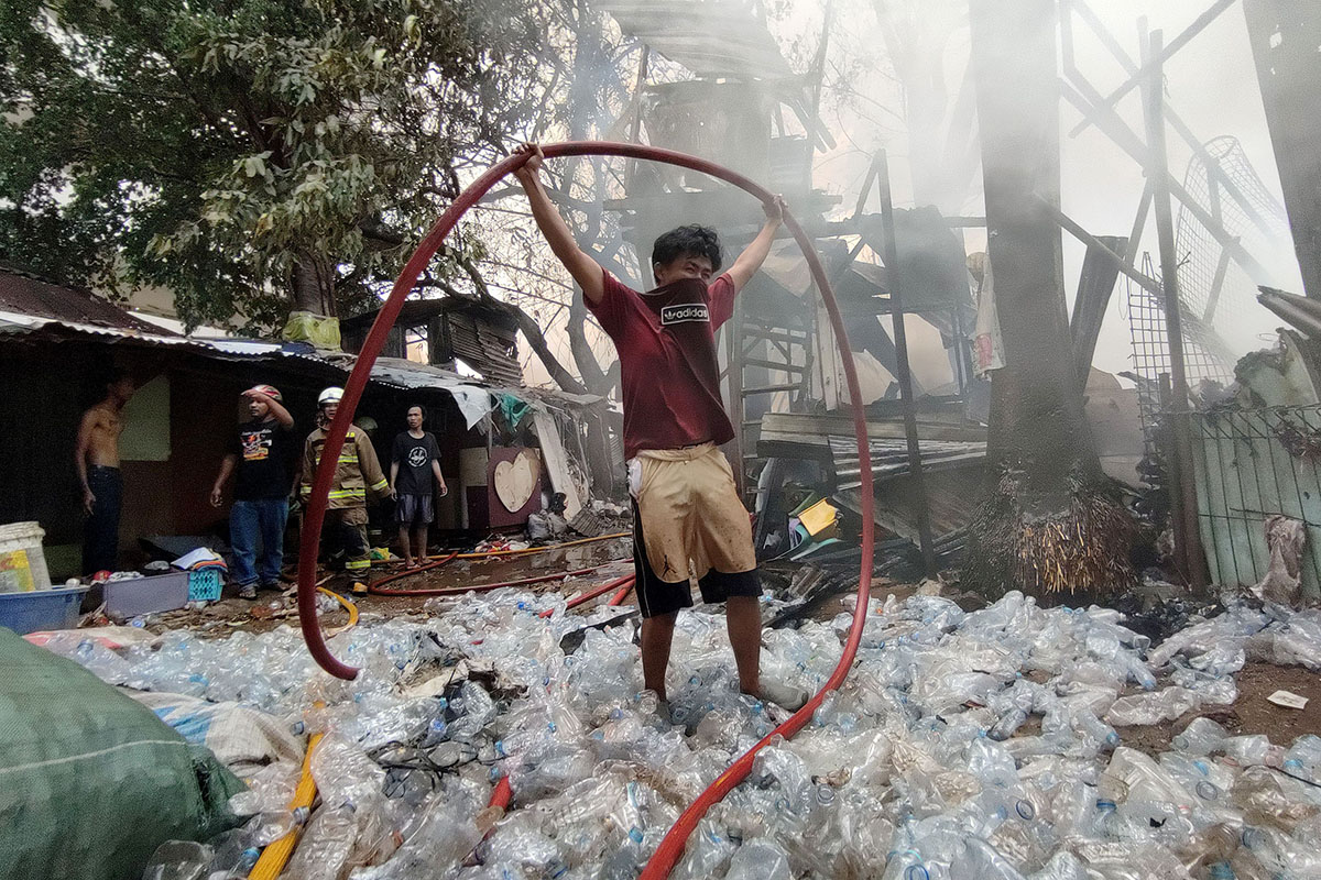 Kebakaran di Kawasan Permata Hijau