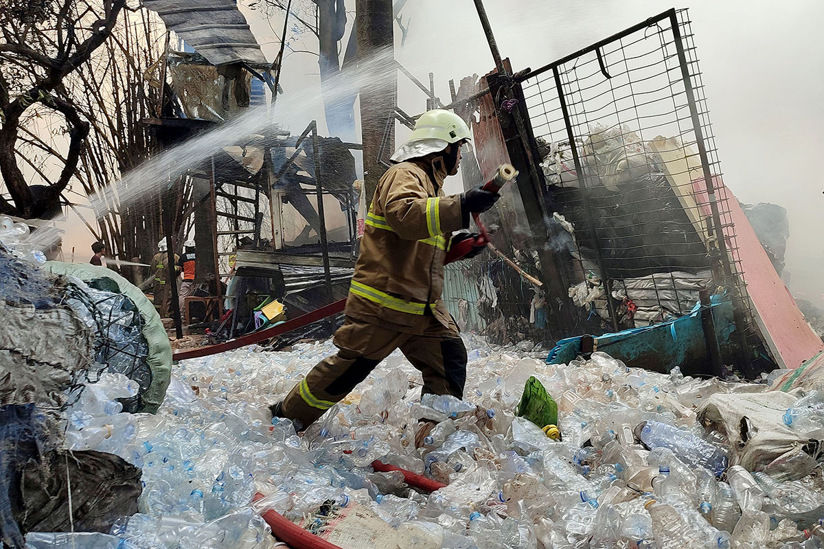 Kebakaran di Kawasan Permata Hijau