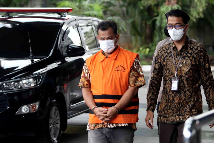 Pemeriksaan Tersangka Kasus Suap Kabupaten Pemalang