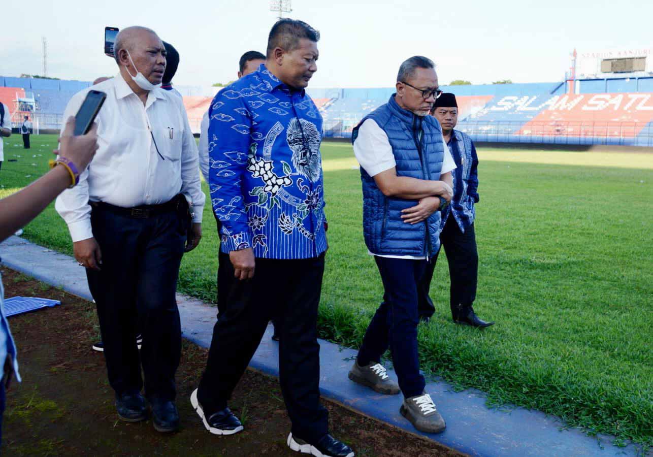 Mendag Tabur Bunga untuk Korban Tragedi Kanjuruhan