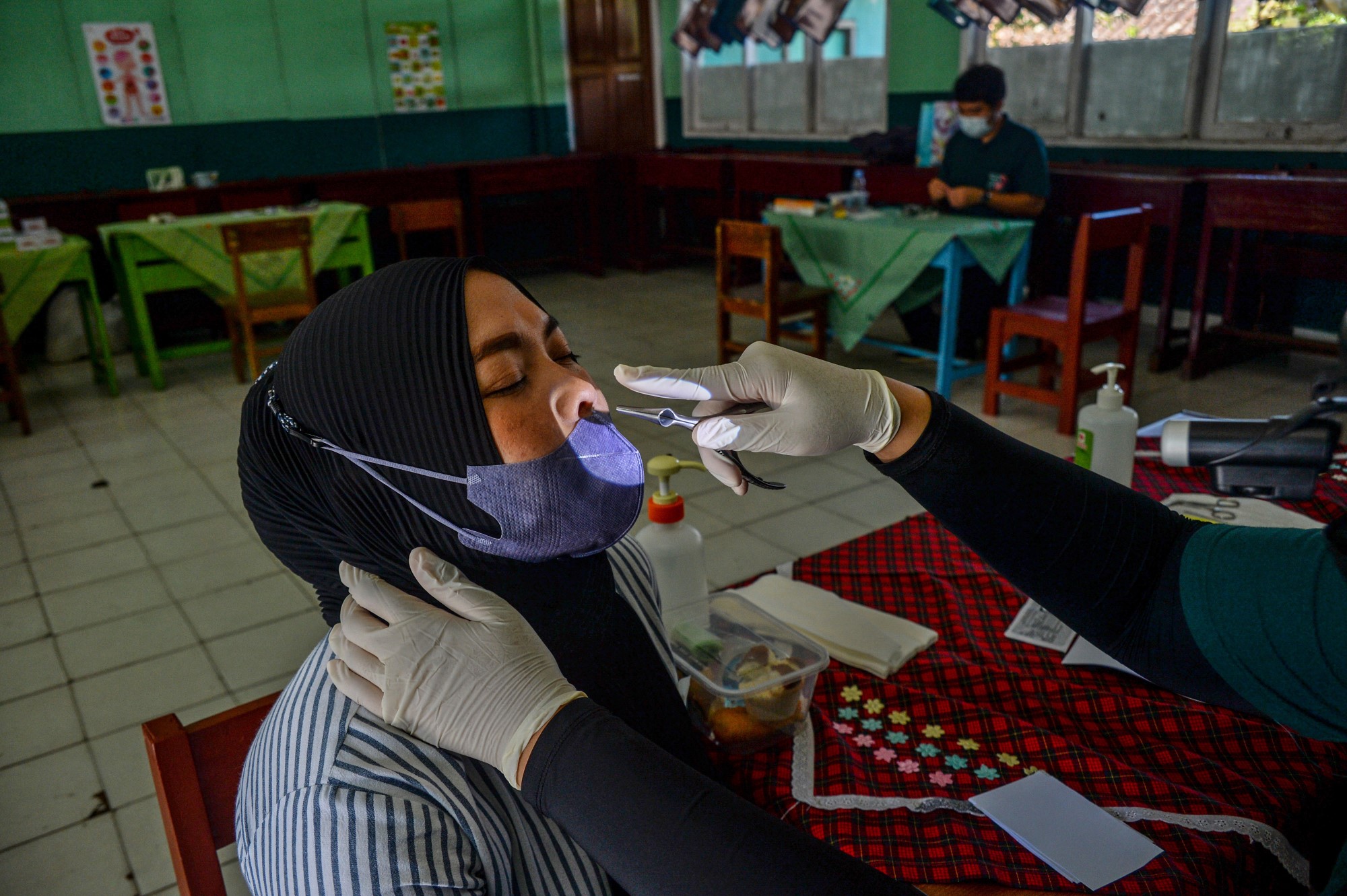 Bakti Sosial Pemeriksaan Kesehatan dan khitanan Gratis Bagi Masyarakat Desa