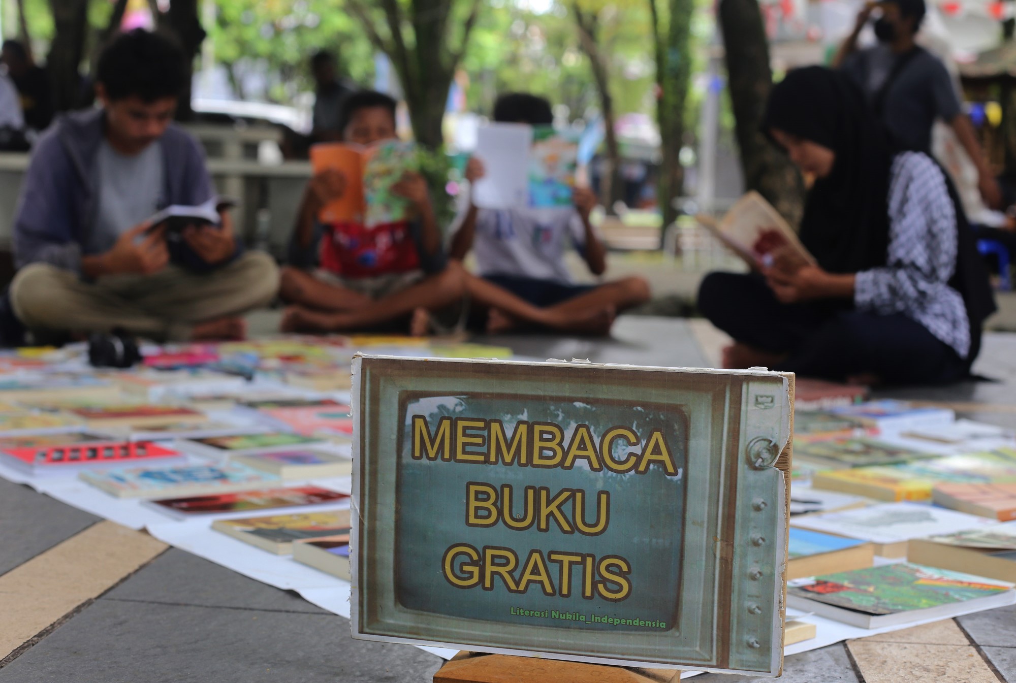  Forum Studi Independensia Bersama Komunitas Literasi Ternate Mengadakan Ruang Baca Gratis 