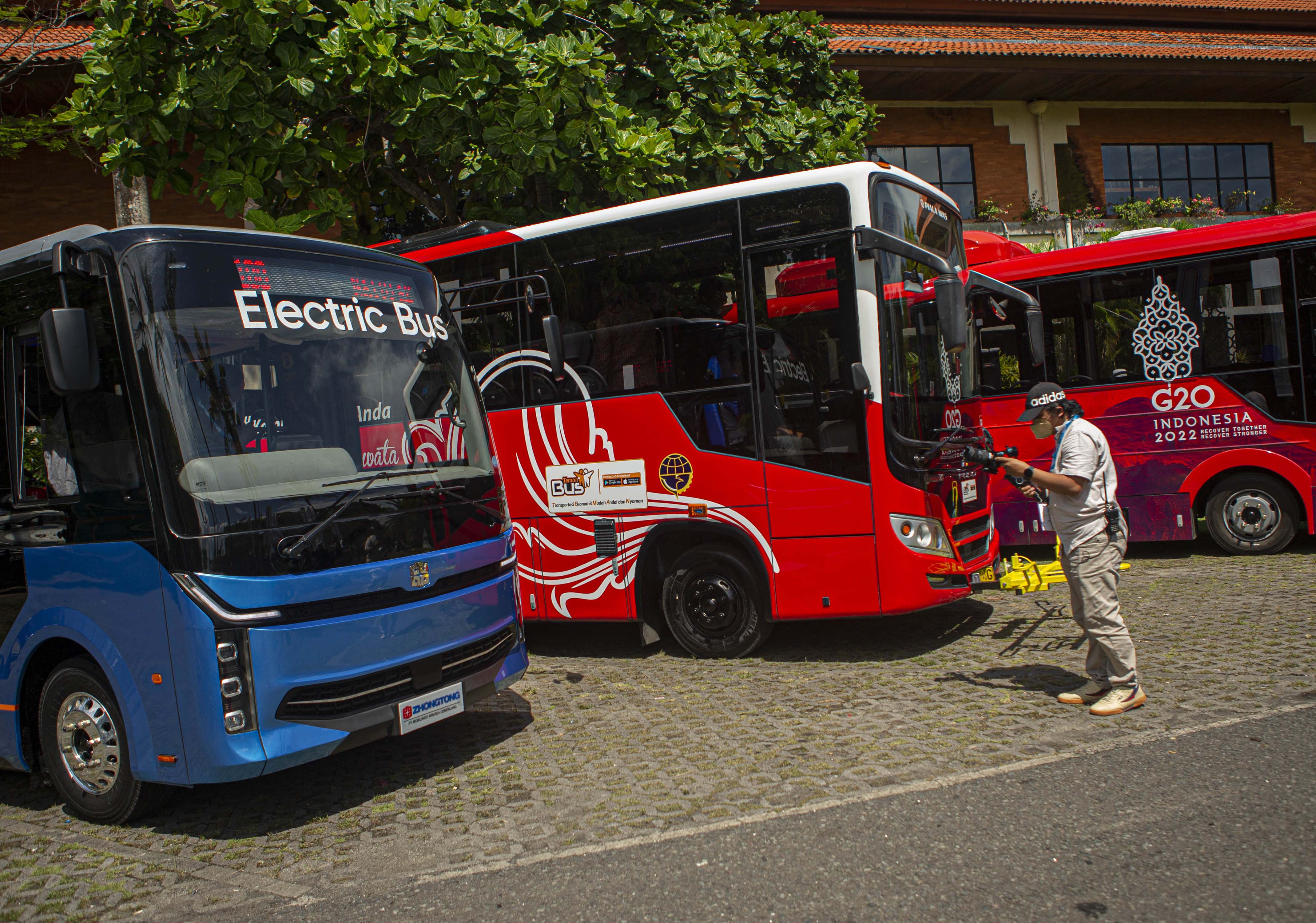 Kendaraan Listrik di Sustainable Transportation Forum (STF) 2022