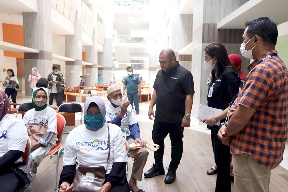 Media Group Gelar Operasi Katarak Gratis