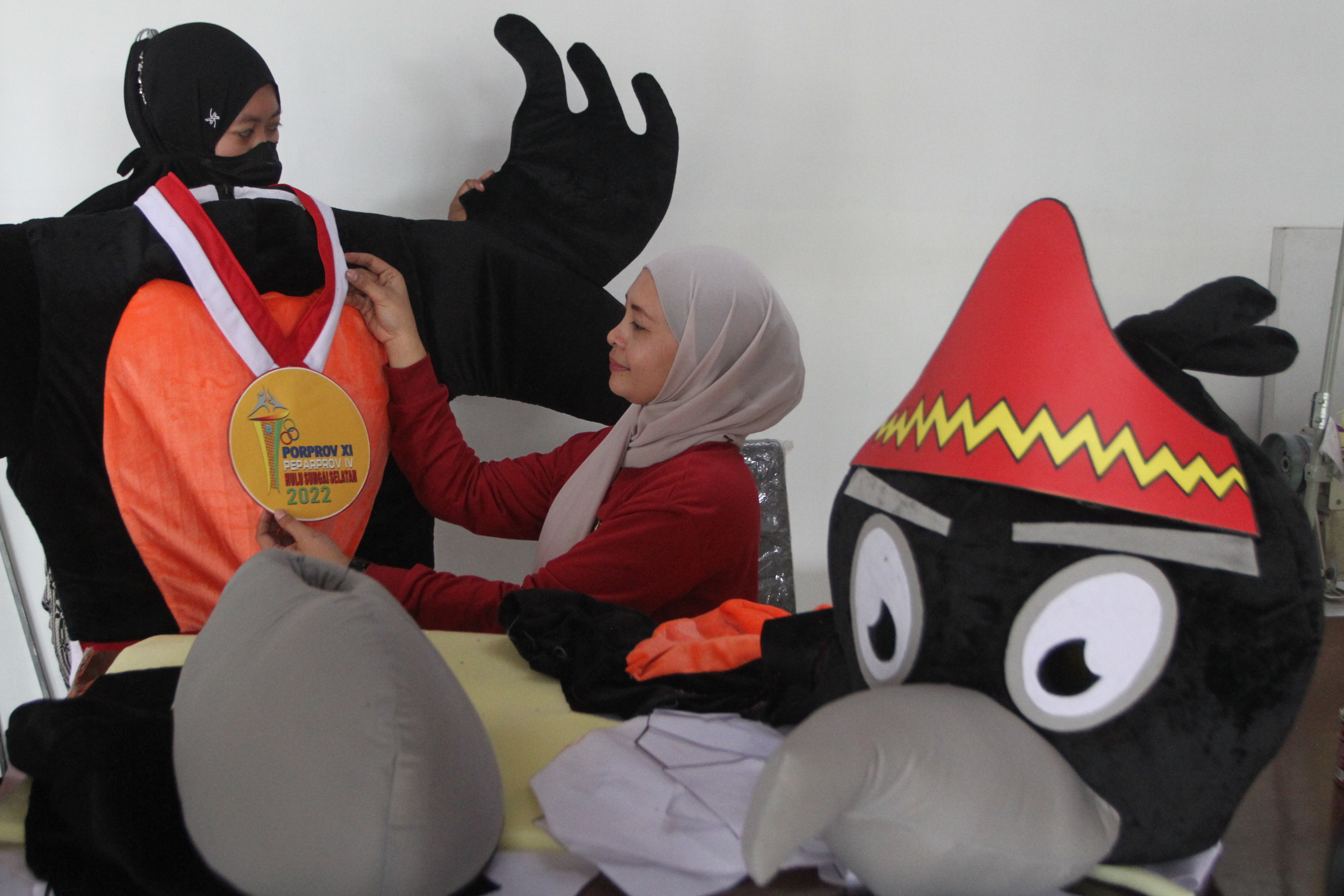 Perajin Kostum Maskot di Malang