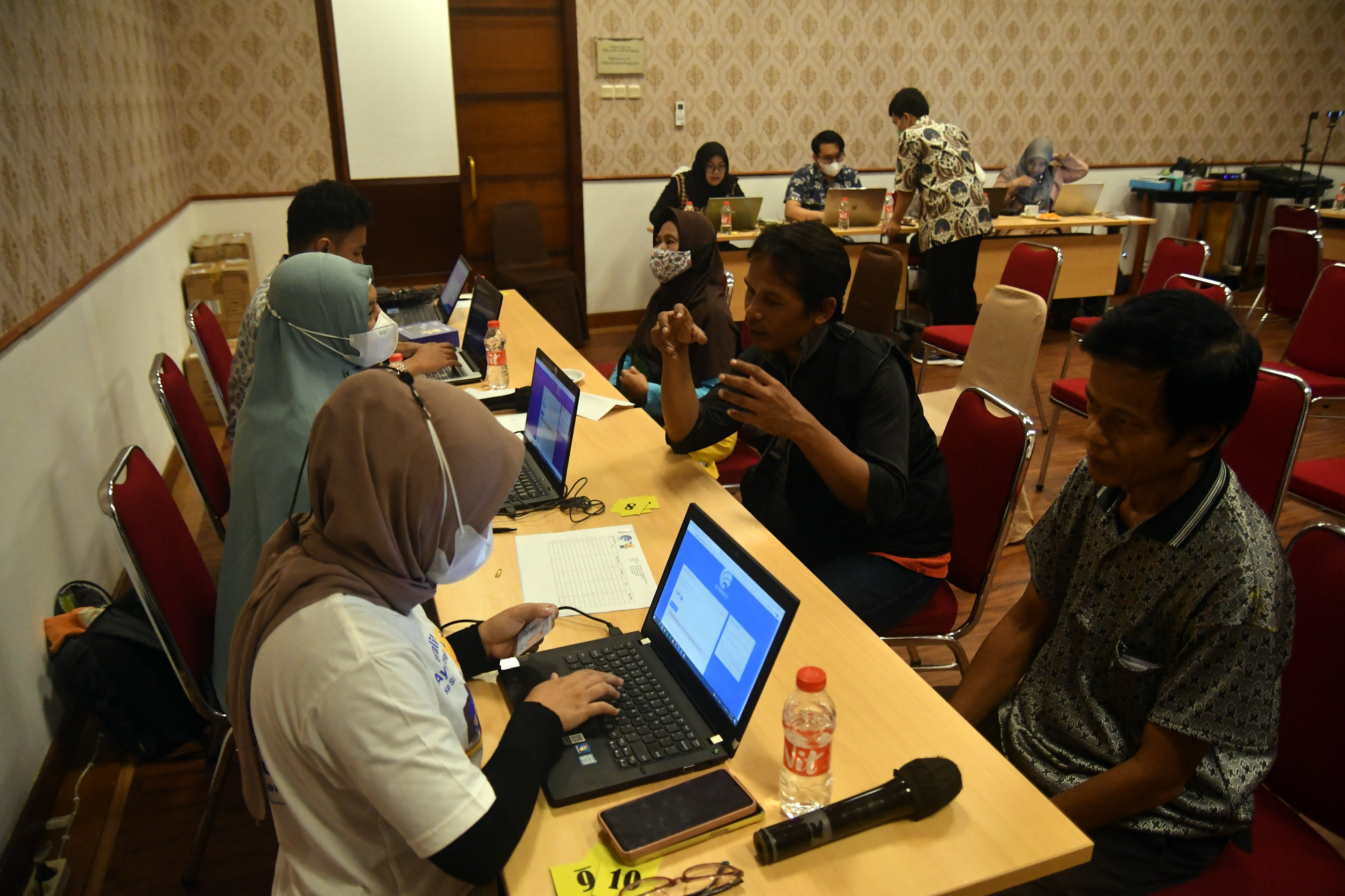 Posko Penanganan Bantuan Set Top Box di Bogor