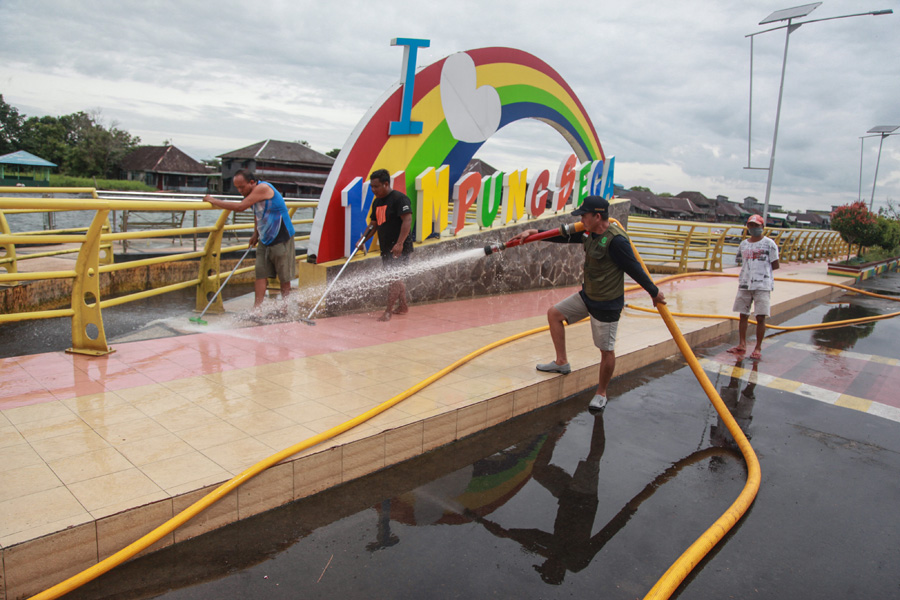 Aksi Bersih Lingkungan Kampung Sega