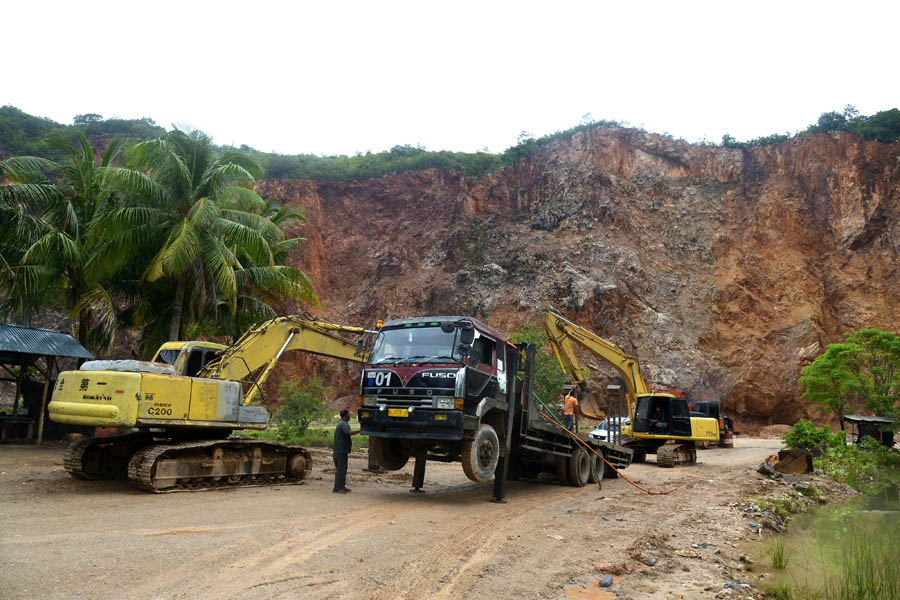 Polisi Amankan Alat Berat Tambang Ilegal