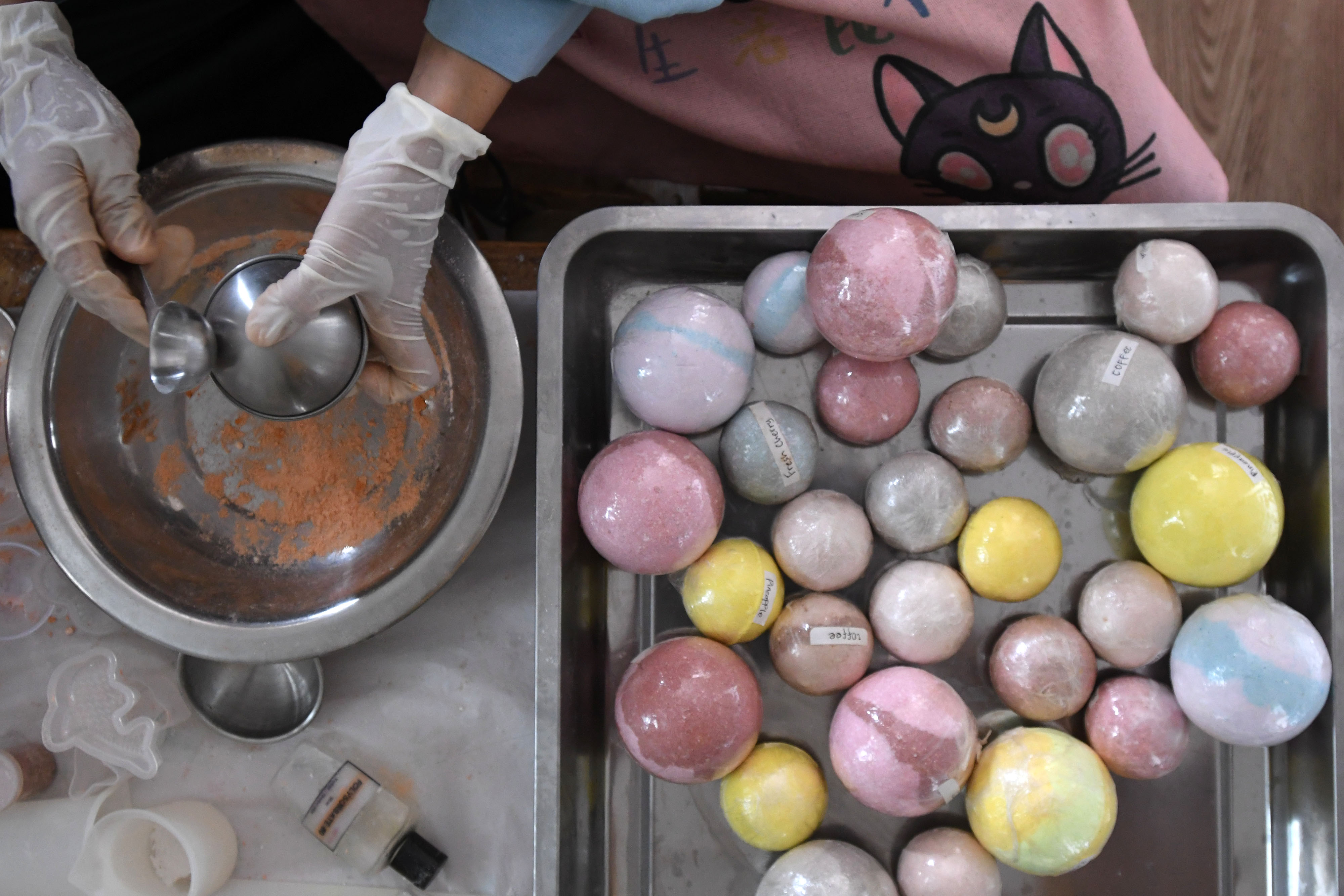 Produksi Kerajinan Bath Bomb