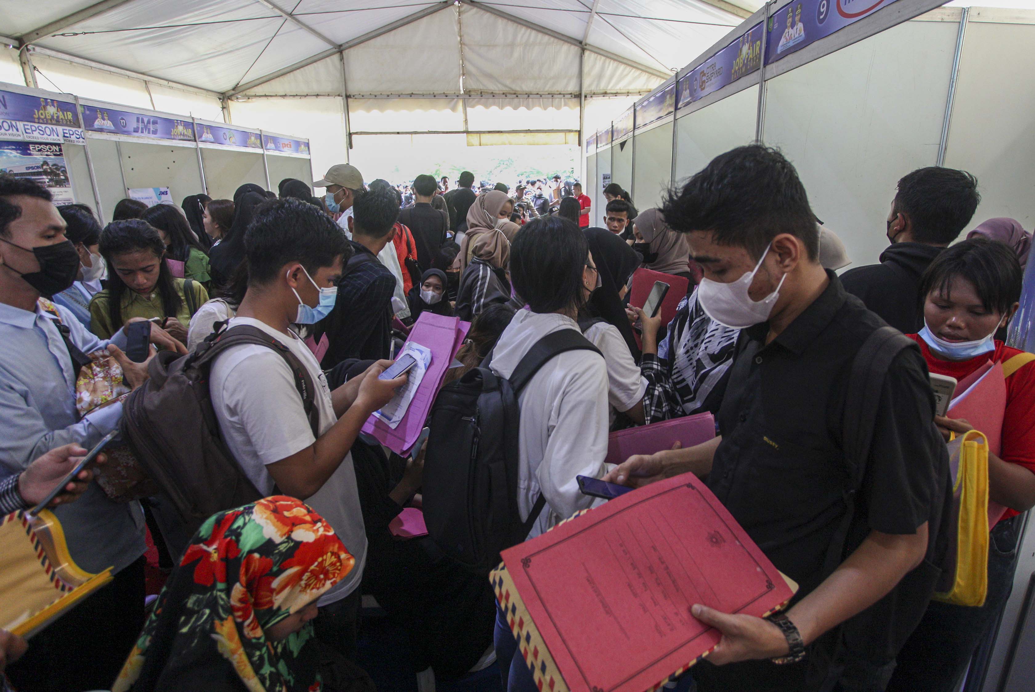 Ribuan Pencari Kerja Ramaikan Bursa Kerja di Kota Batam