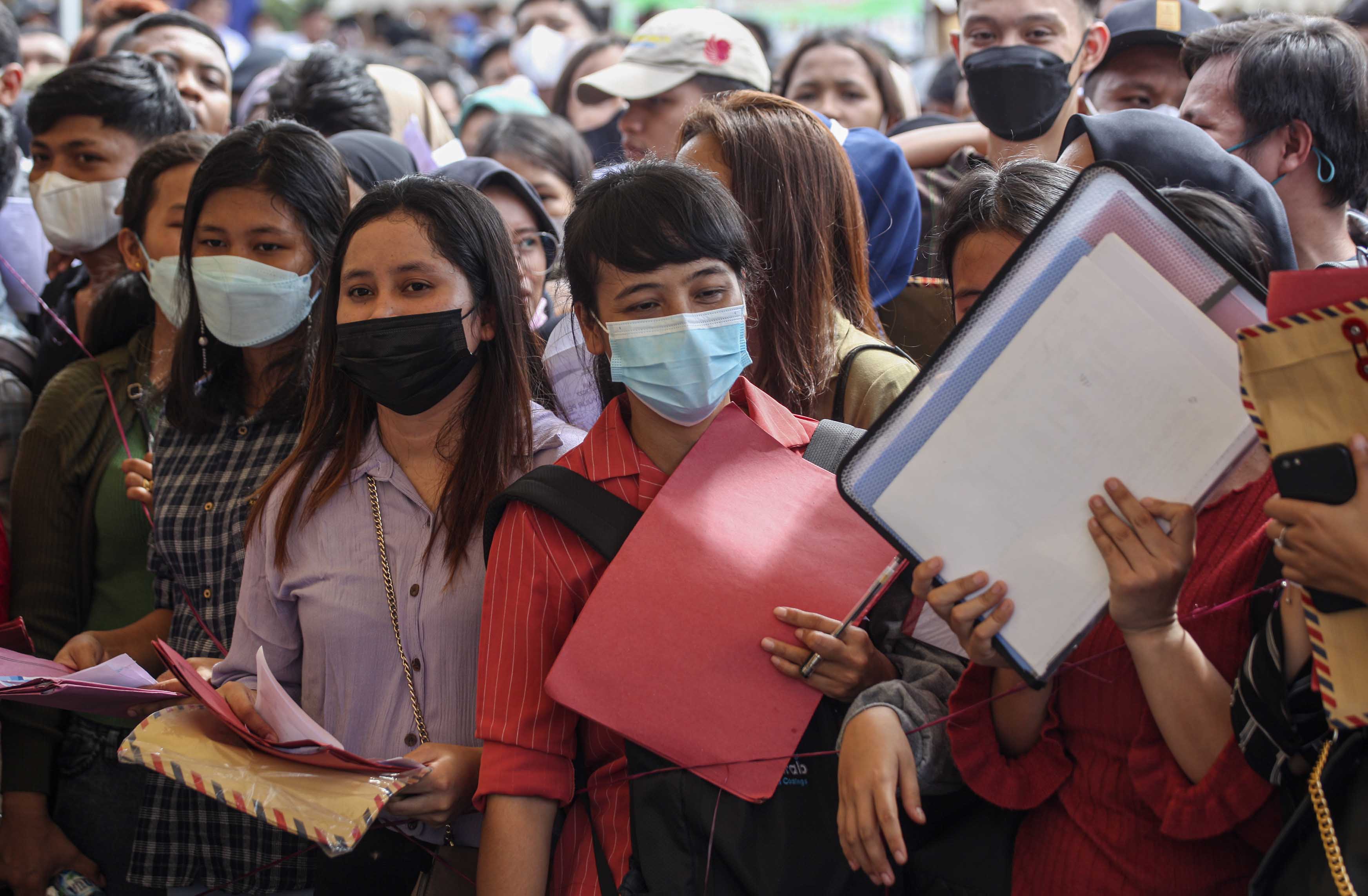 Ribuan Pencari Kerja Ramaikan Bursa Kerja di Kota Batam