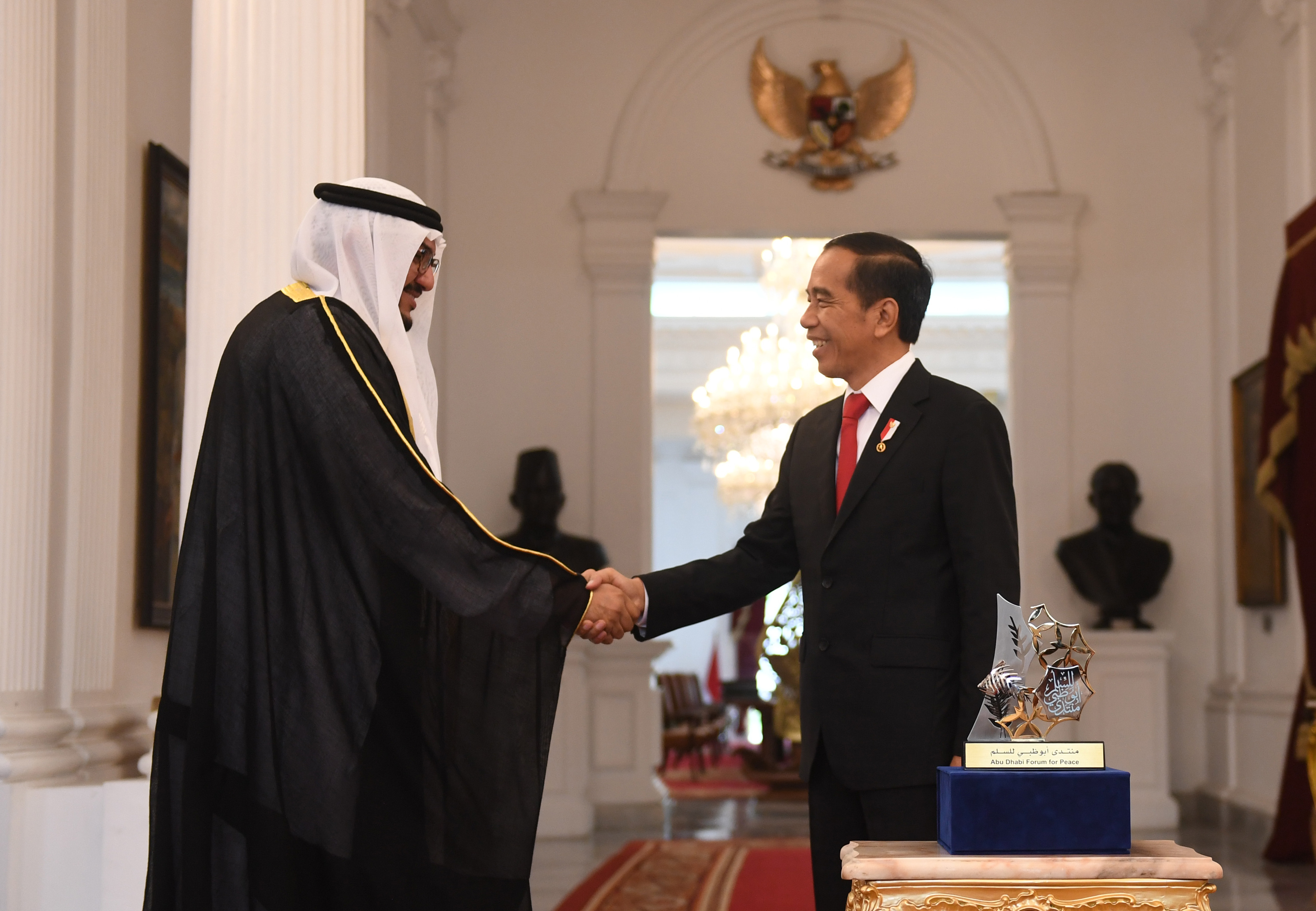 Presiden Joko Widodo Terima Anugerah Perdamaian