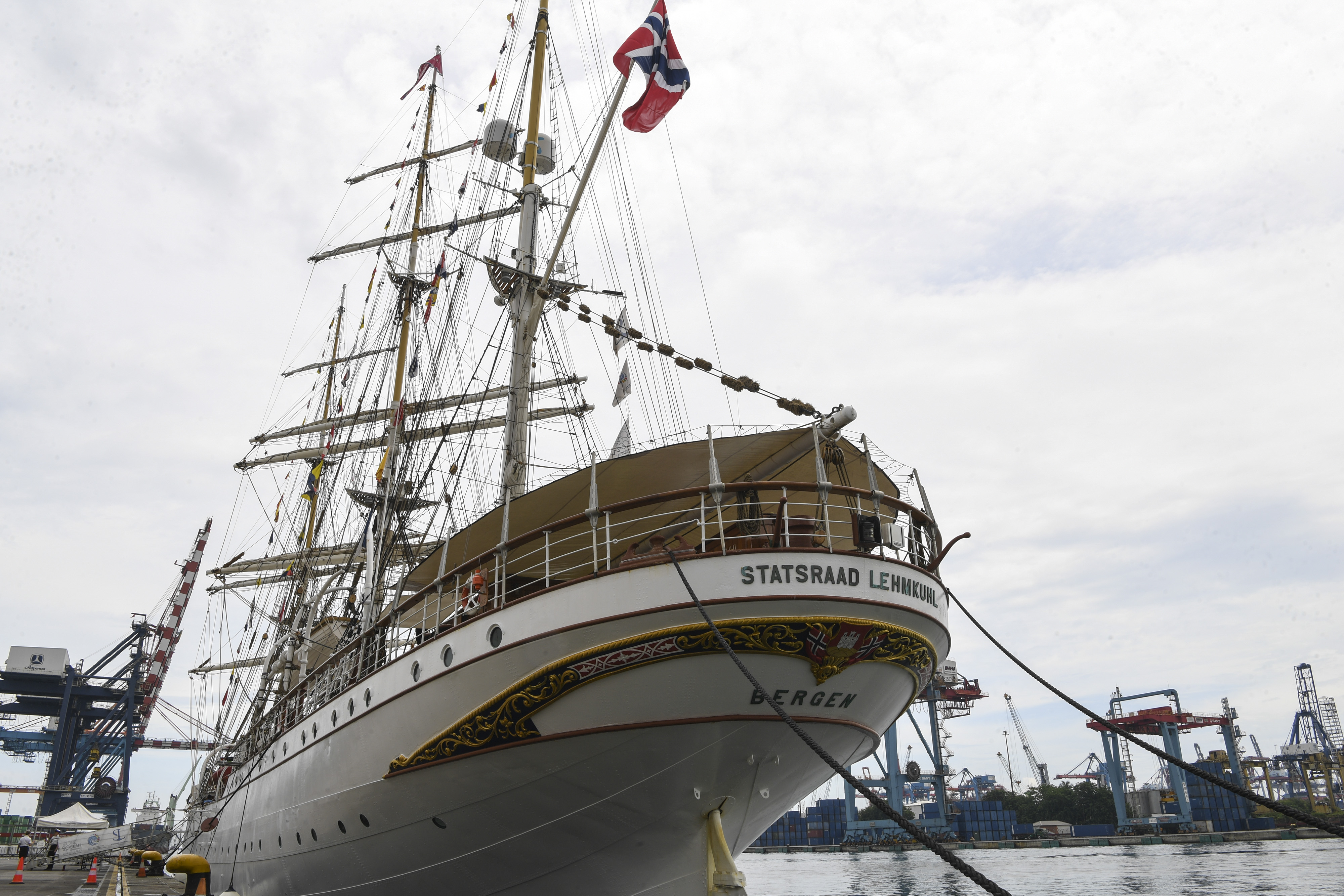Kapal Latih Statsraad Lehmkuhl Kunjungi Jakarta