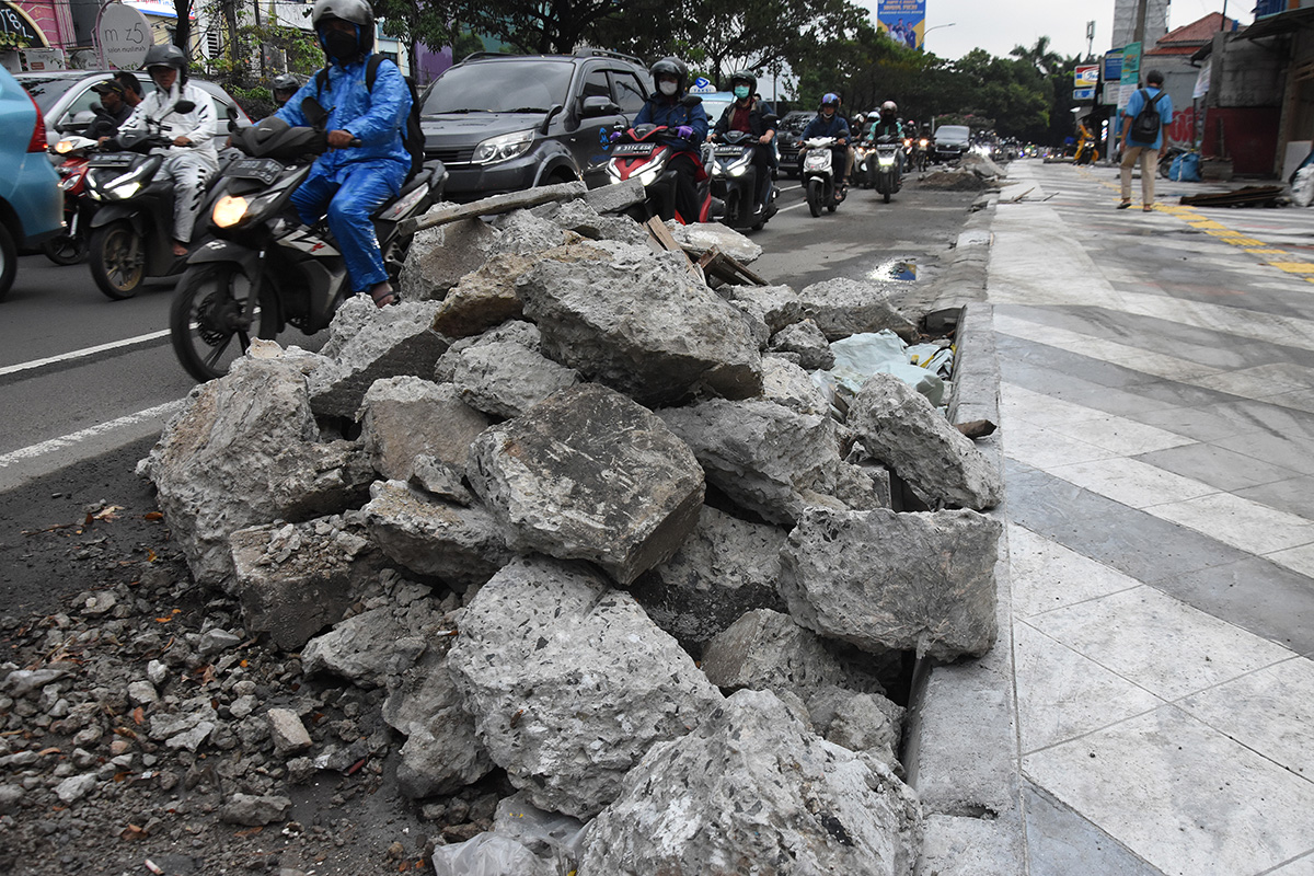 Pembangunan Trotoar di Margonda Depok 