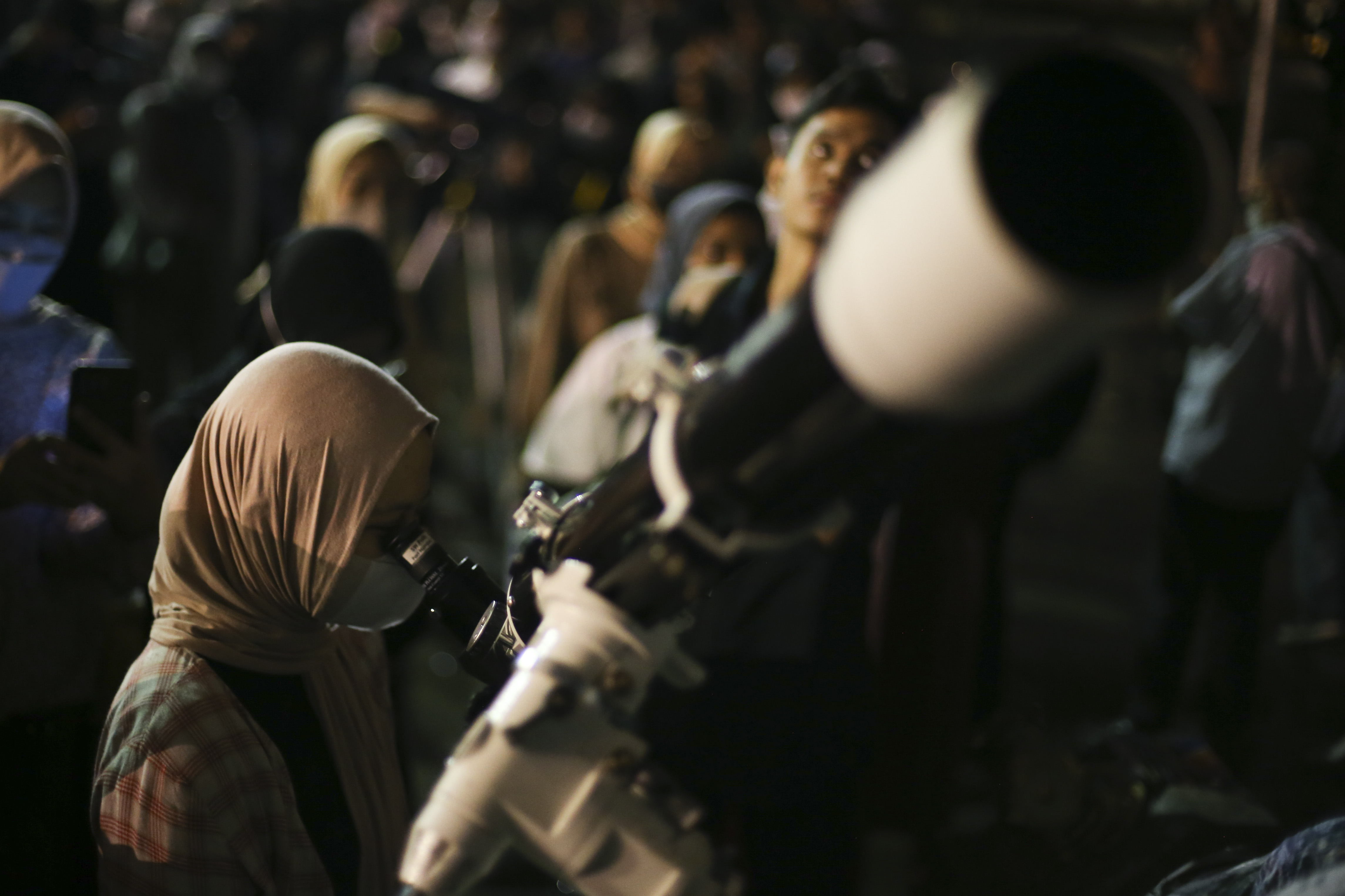 Menyaksikan Gerhana Bulan Total di TIM Jakarta