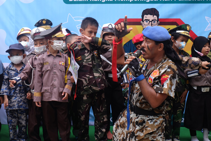 Siswa Rayakan Hari Pahlawan