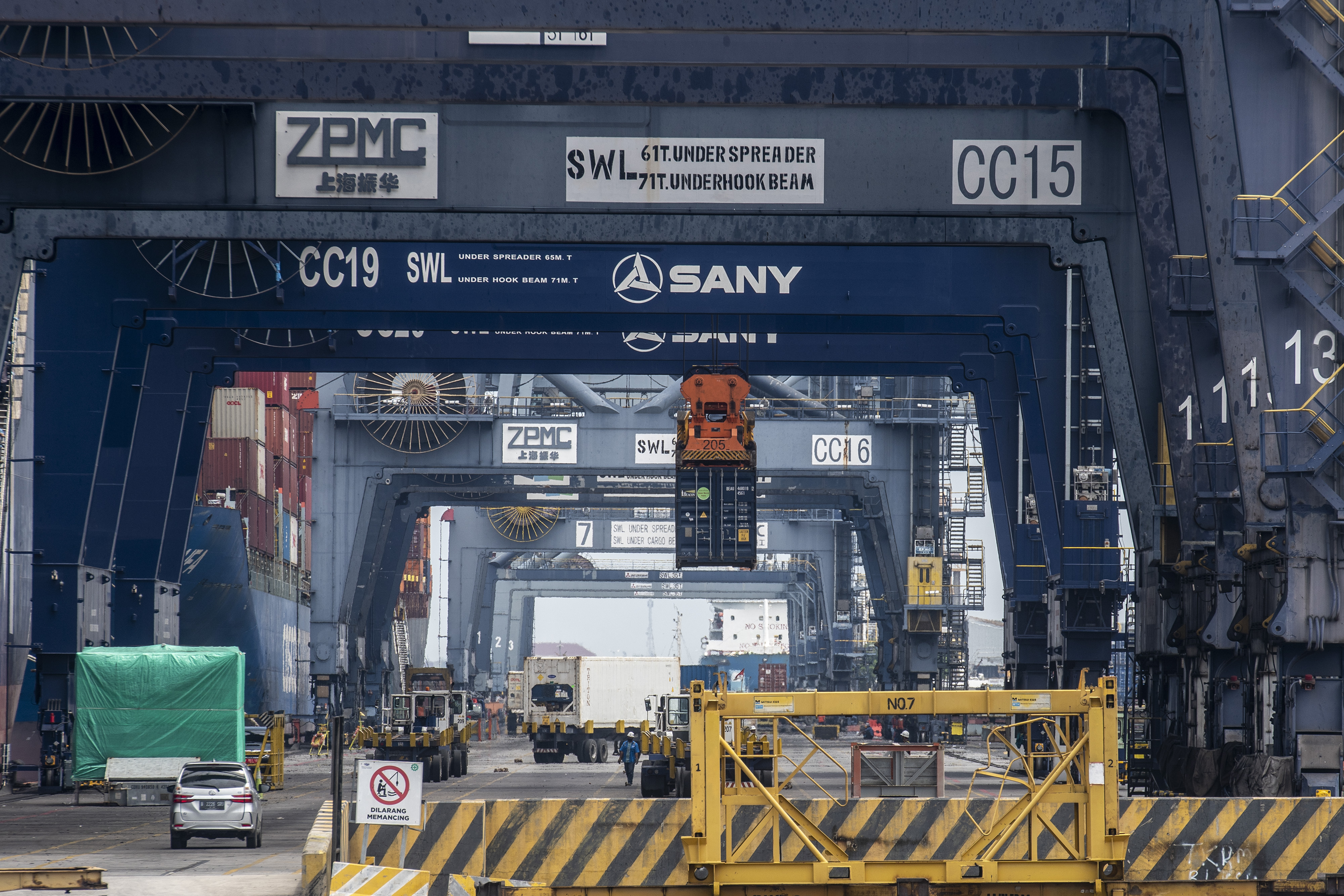 Neraca Perdagangan Indonesia Surplus