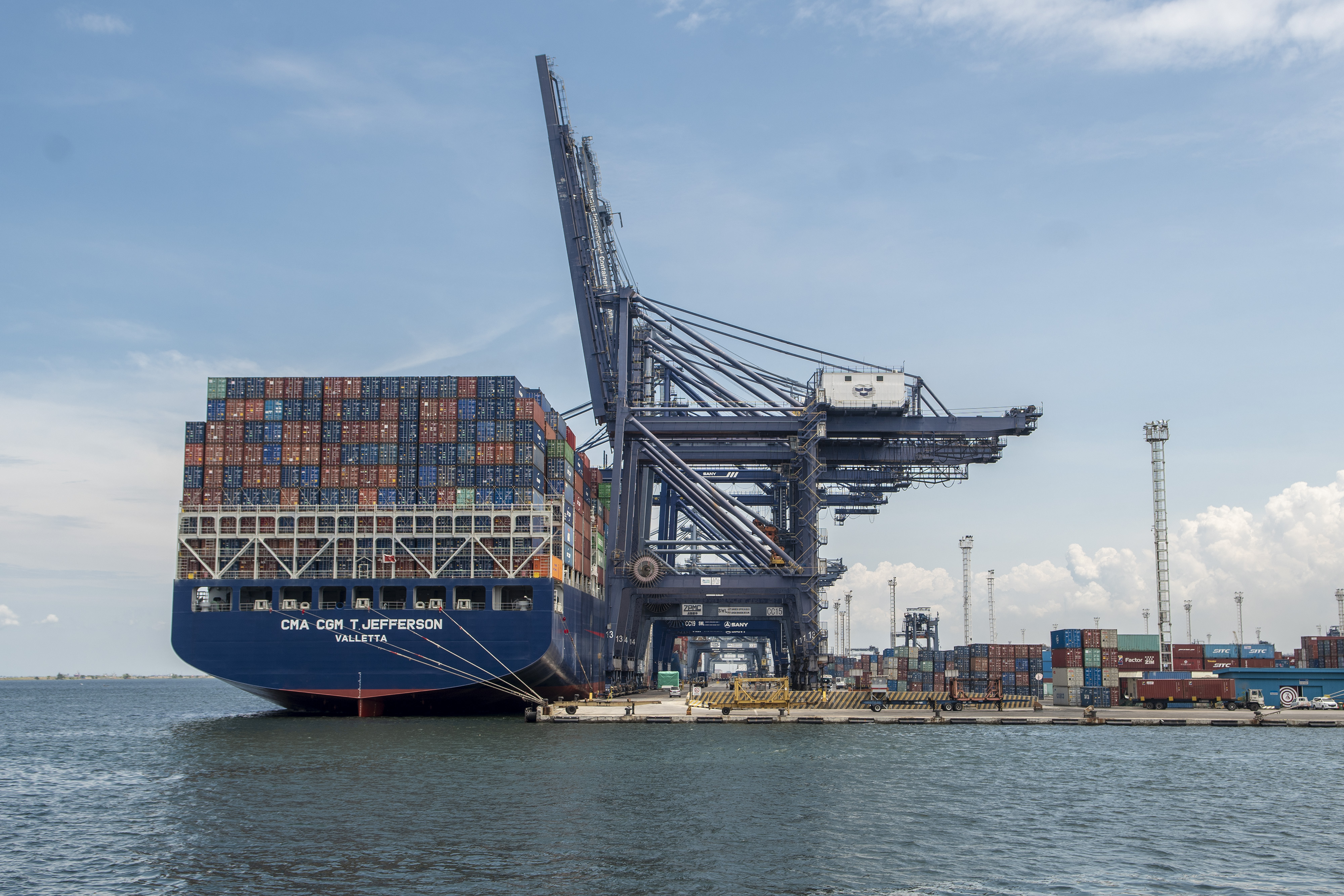 Neraca Perdagangan Indonesia Surplus