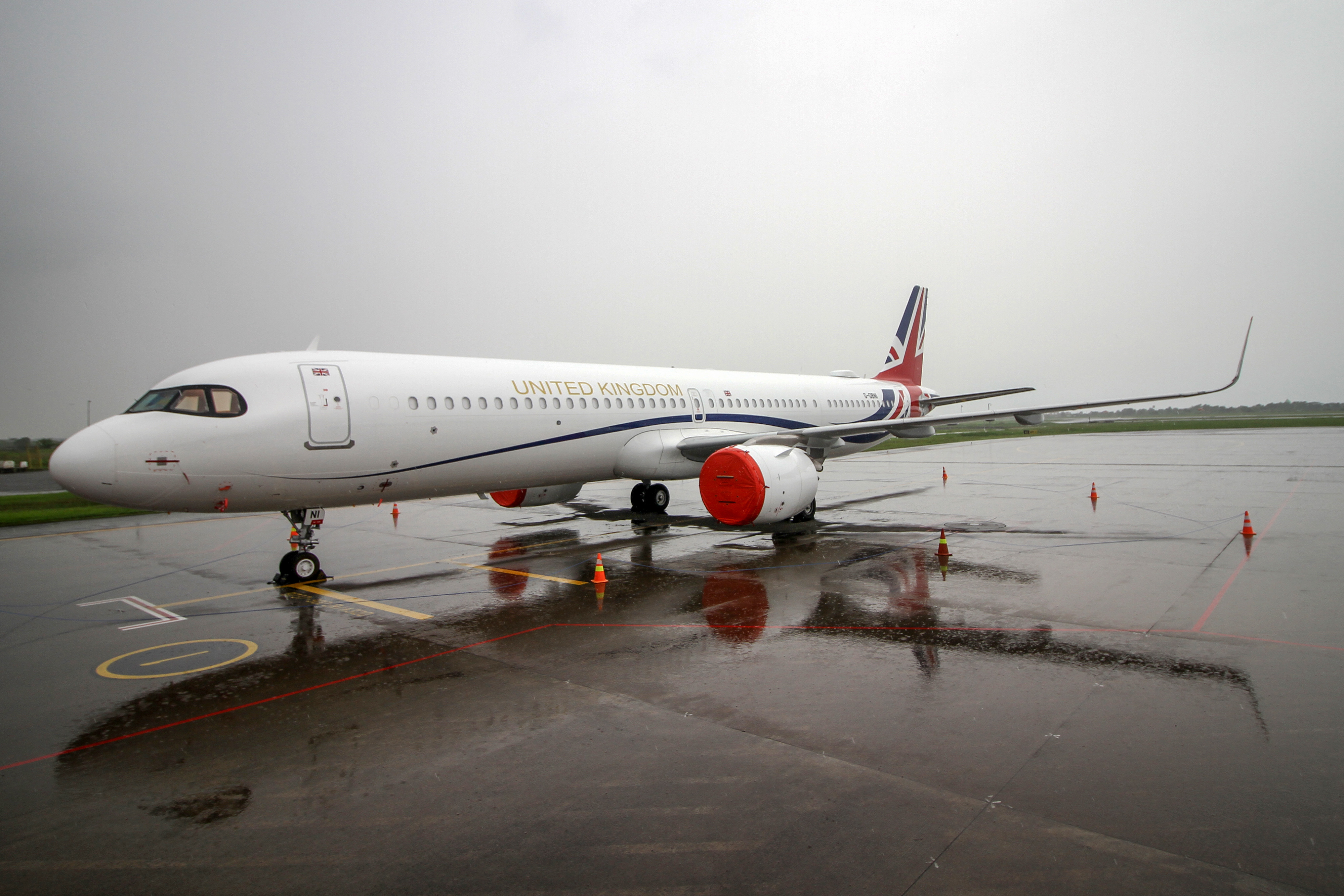 Pesawat Delegasi KTT G20 di Bandara Juanda