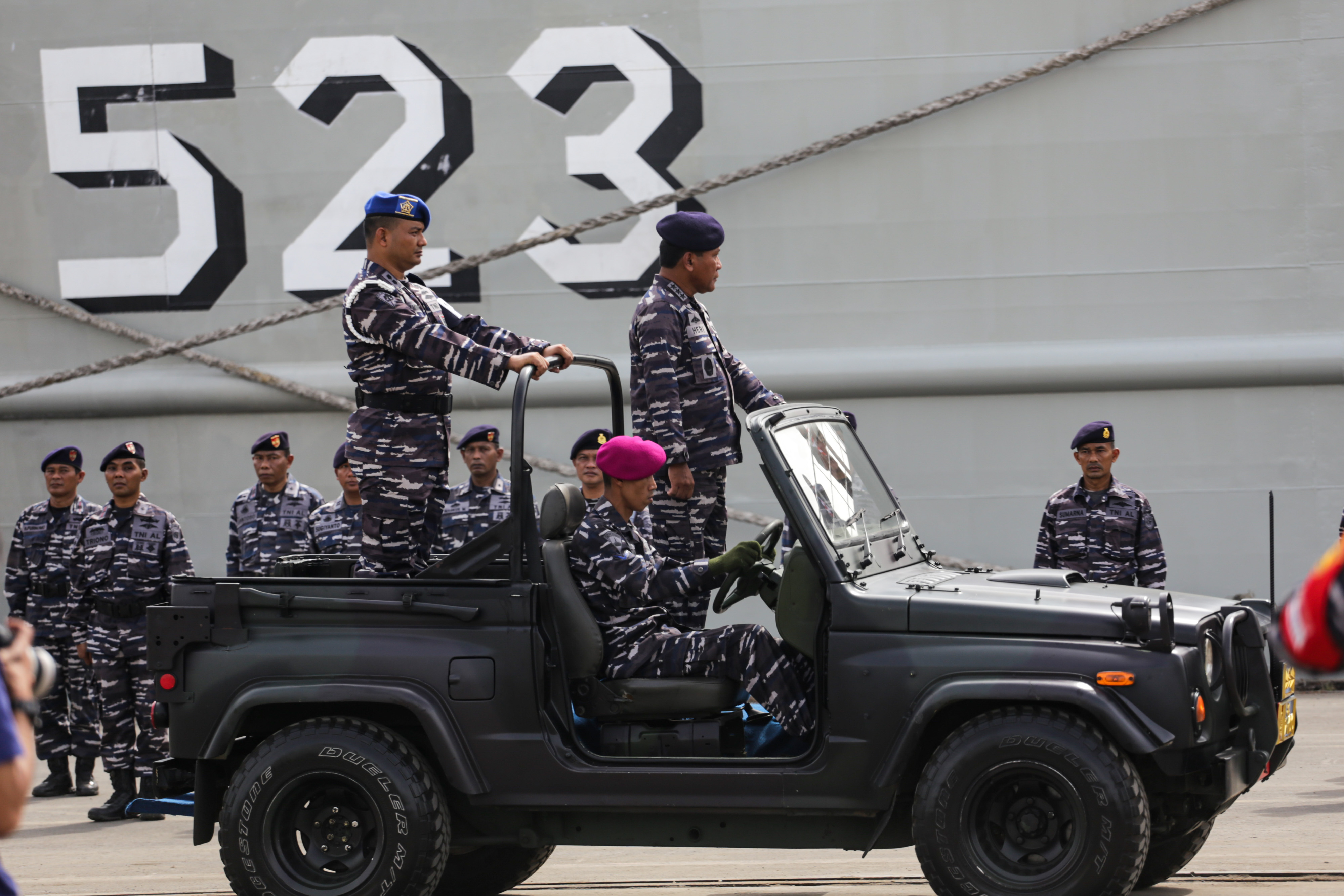 Pelepasan KRI Teluk Palu untuk Sail Tidore