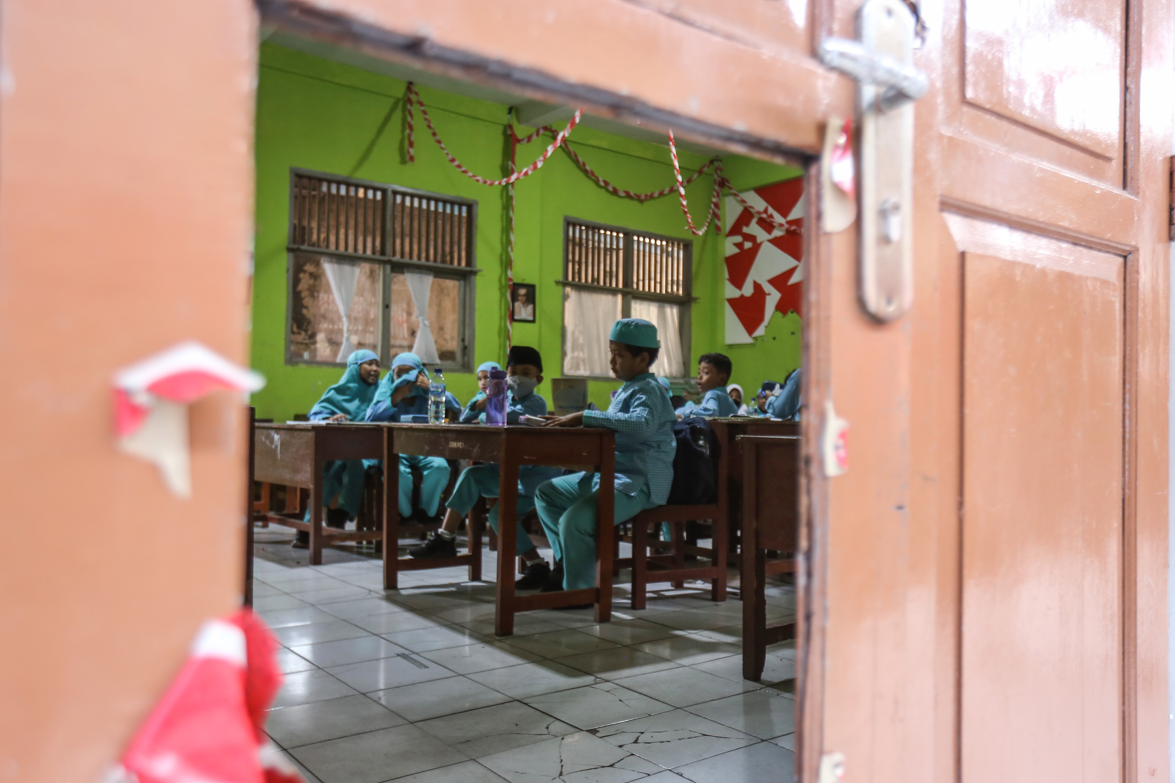 SDN Pondok Cina 1 Belajar Tanpa Guru