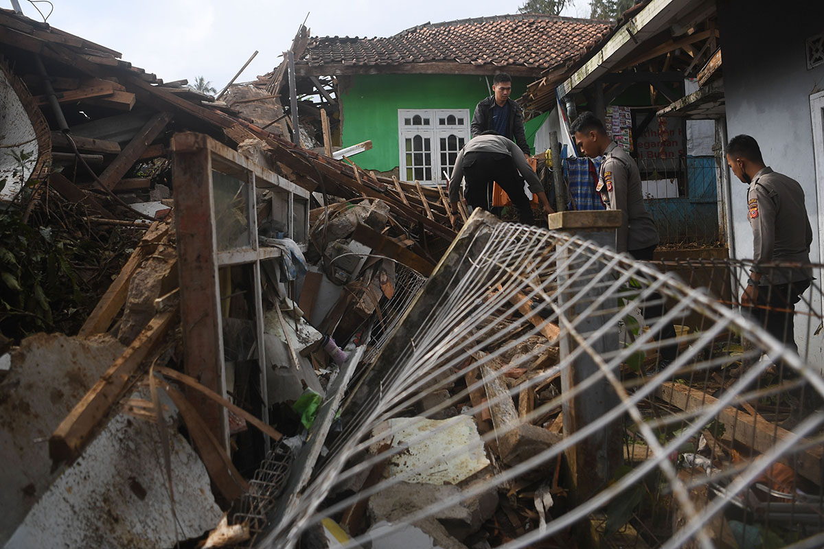 Pencarian Korban Longsor di Cianjur