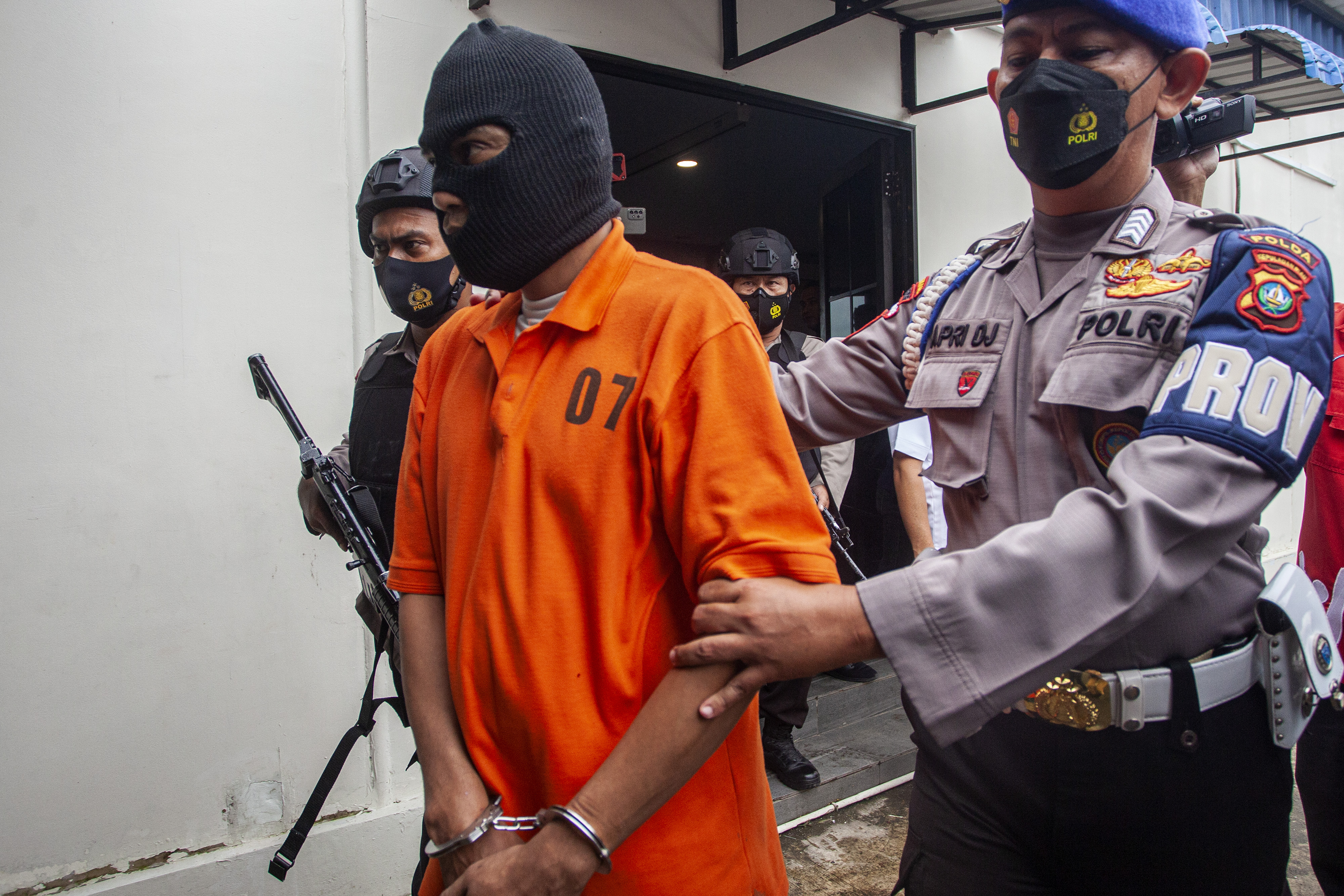 Ditpolairud Polda Kepri Amankan Pelaku Penyelundupan PMI Ilegal