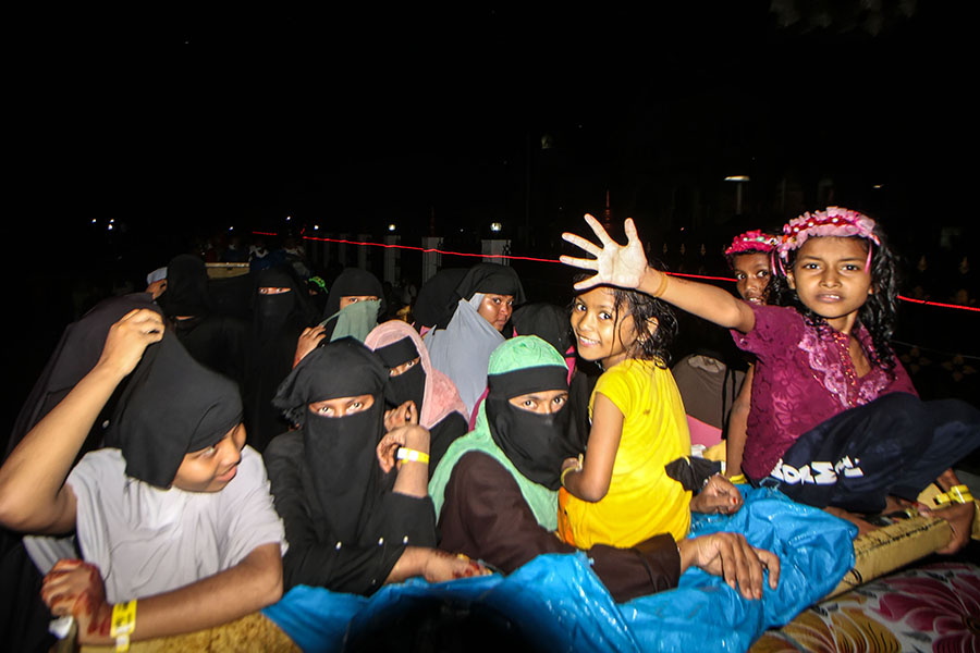 Menunggu Kepastian Penampuangan Etnis Rohingya