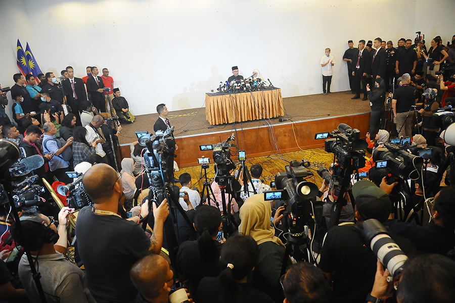 Anwar Ibrahim Perdana Menteri Malaysia Ke-10