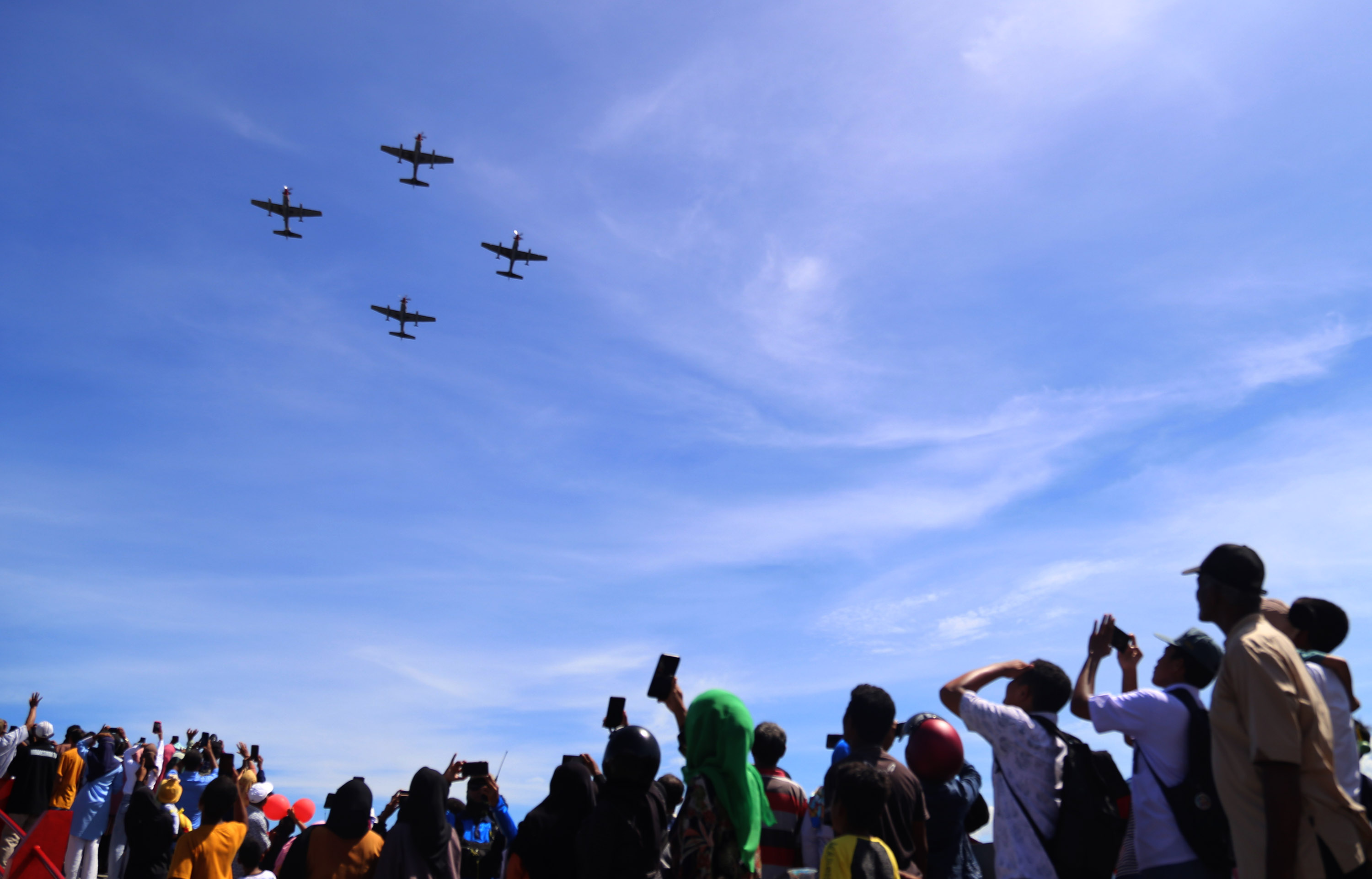 Atraksi Terjun Payung Sail Tidore 2022