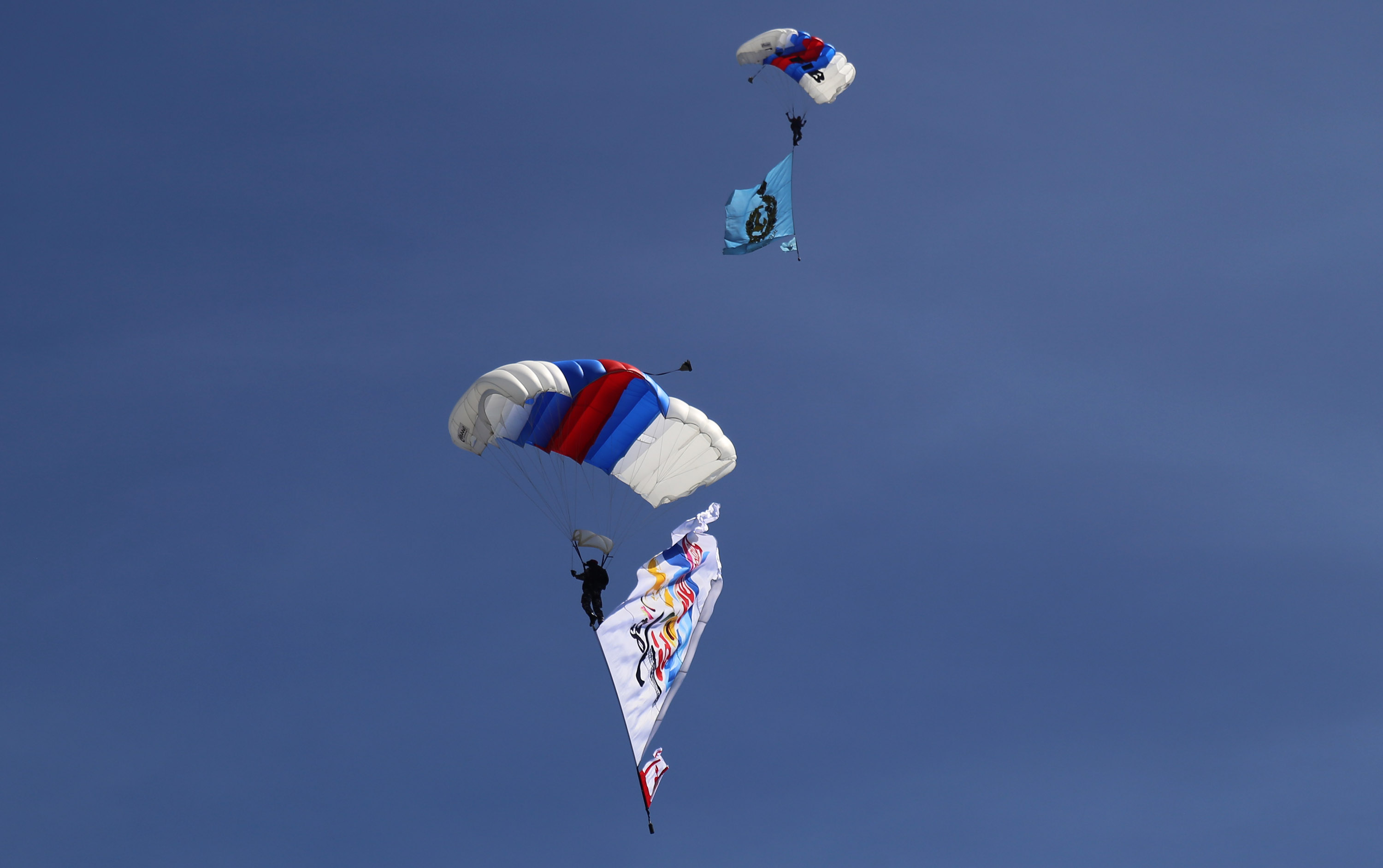 Atraksi Terjun Payung Sail Tidore 2022