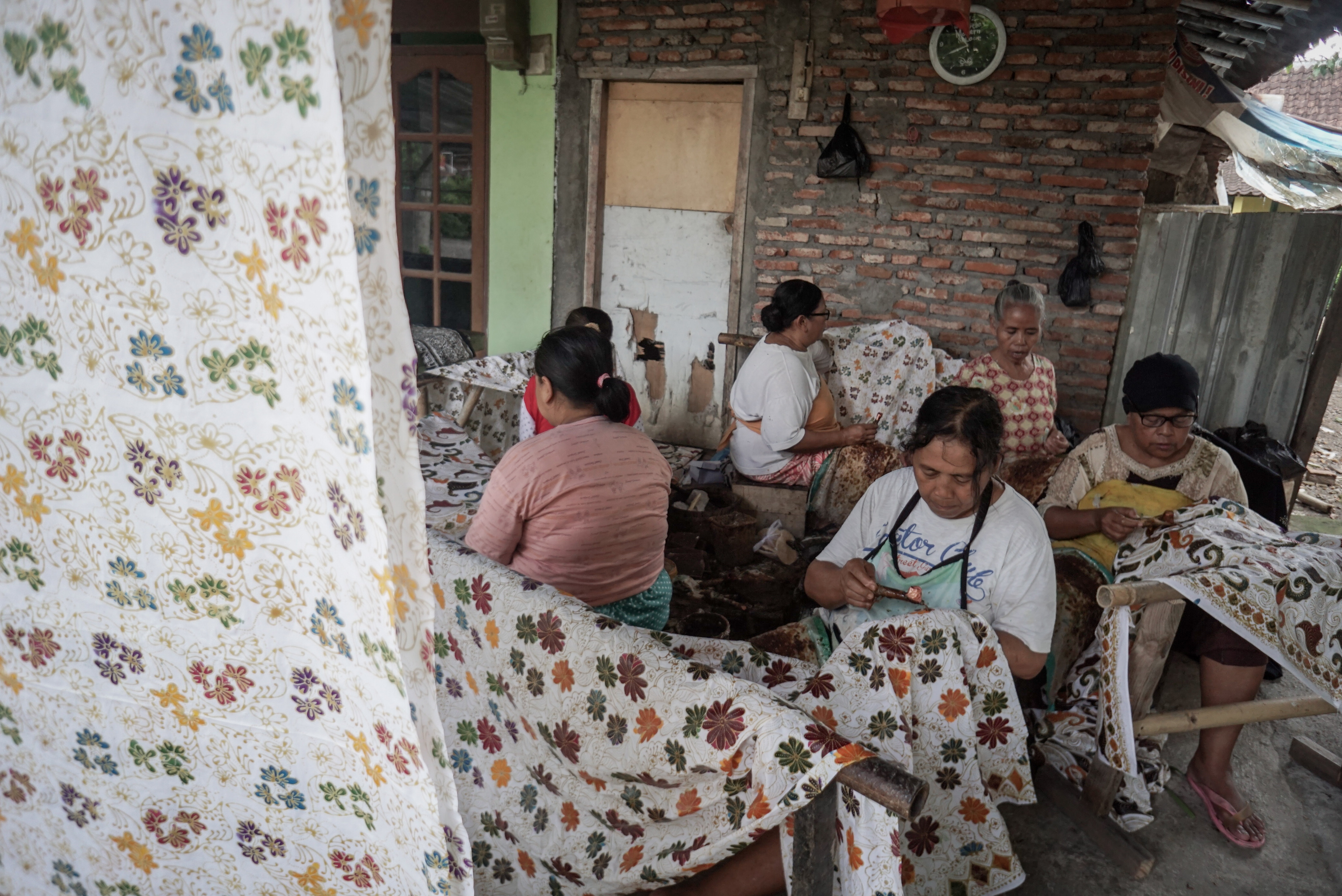 Pembatik Coletan di Sukoharjo