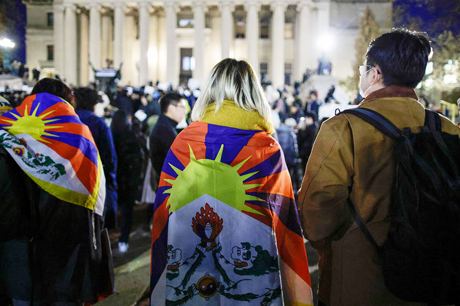 Aksi Menentang Kebijakan Pemerintah Tiongkok 