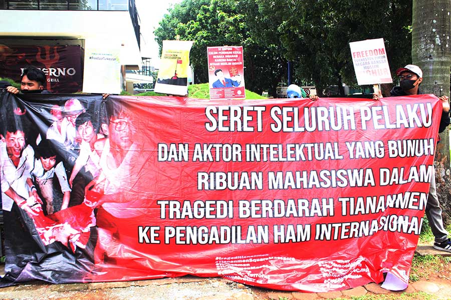 Aksi Mengecam Tindakan Sewenang-wenang Terhadap Muslim Uighur 